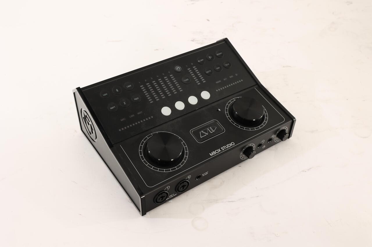 B Stock : Avid MBOX Studio USB-C Audio Interface 001 - B-MBOXSTU-0001 (4).jpg