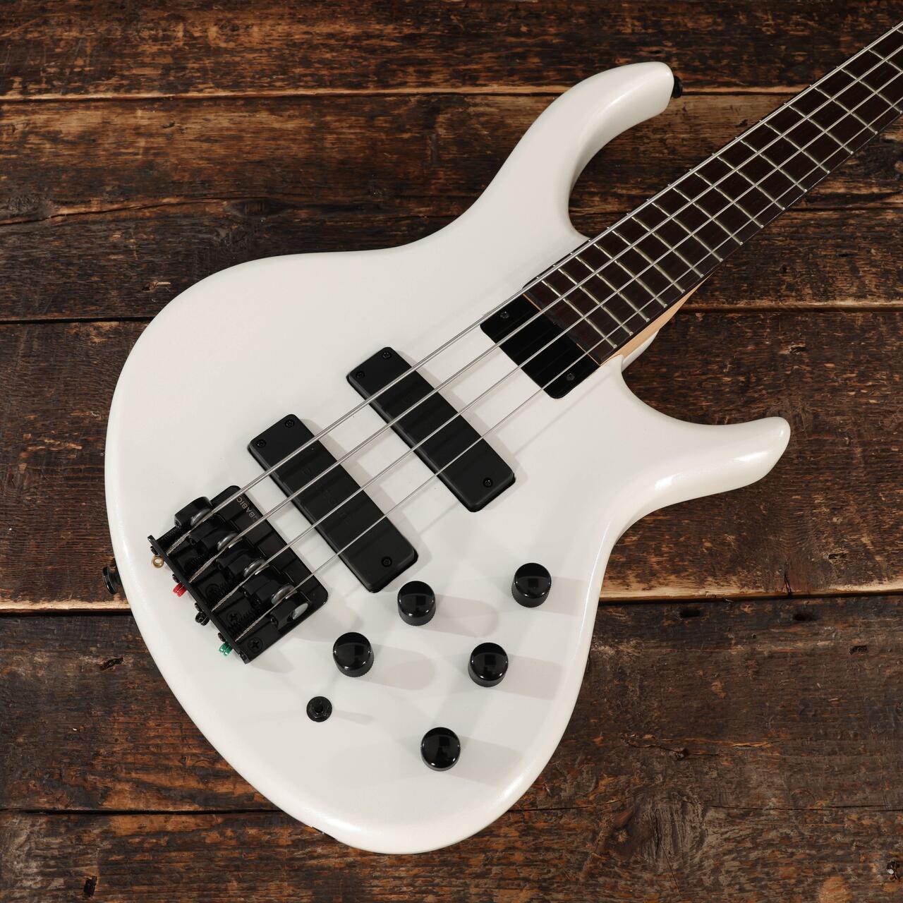 Tobias Killer B IV Bass Guitar in Pearl White - TBKB4WHPBH1 (6).jpg