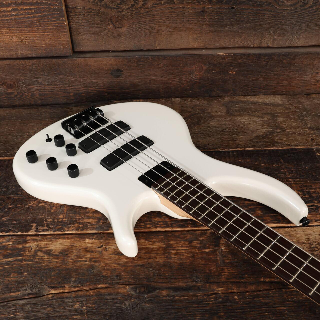 Tobias Killer B IV Bass Guitar in Pearl White - TBKB4WHPBH1 (9).jpg