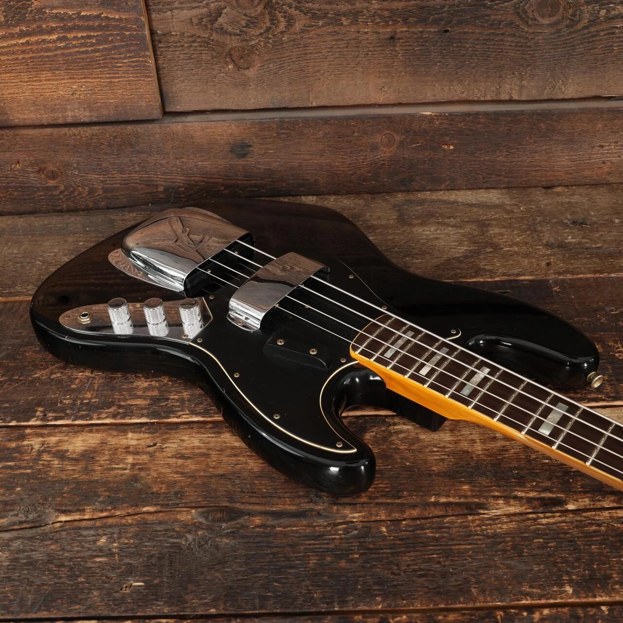 Fender Custom Shop Jazz Bass Journeyman Relic in Aged Black - CZ586116 (11).JPG