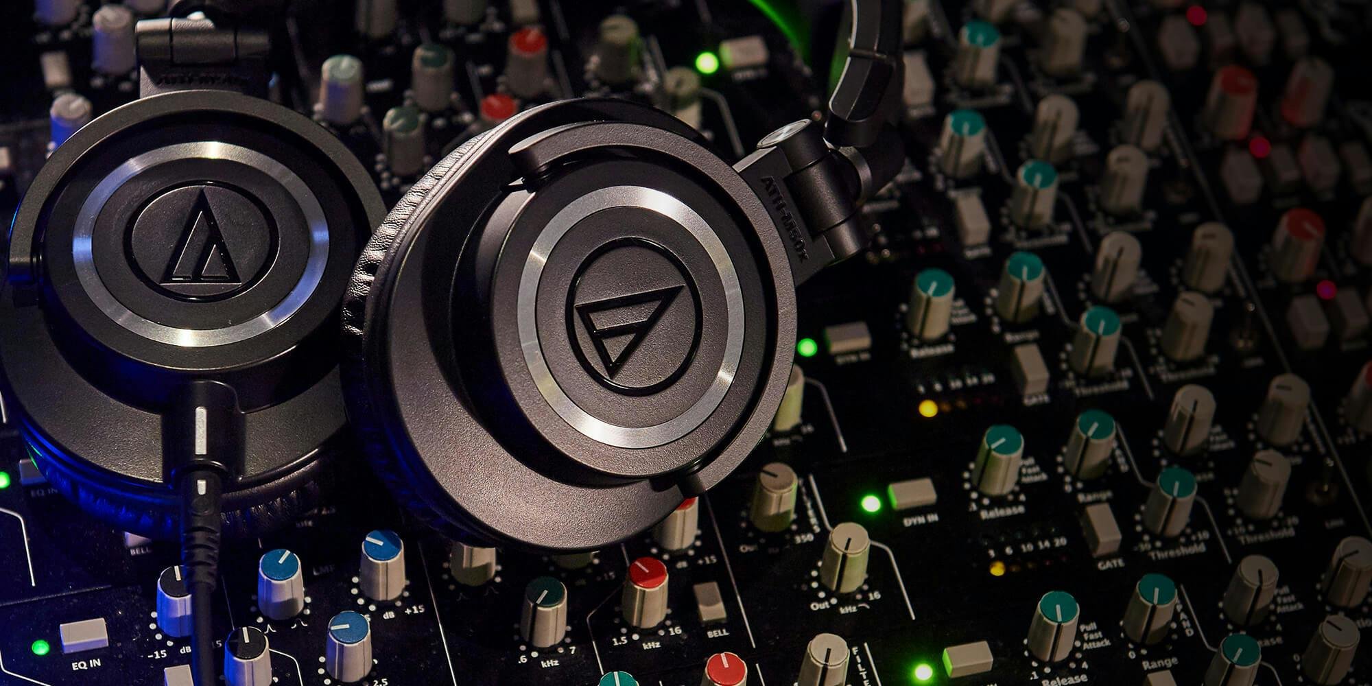 Audio-Technica ATH-M50X Studio Monitor Professional Headphones - 508974-1651571756387.jpg