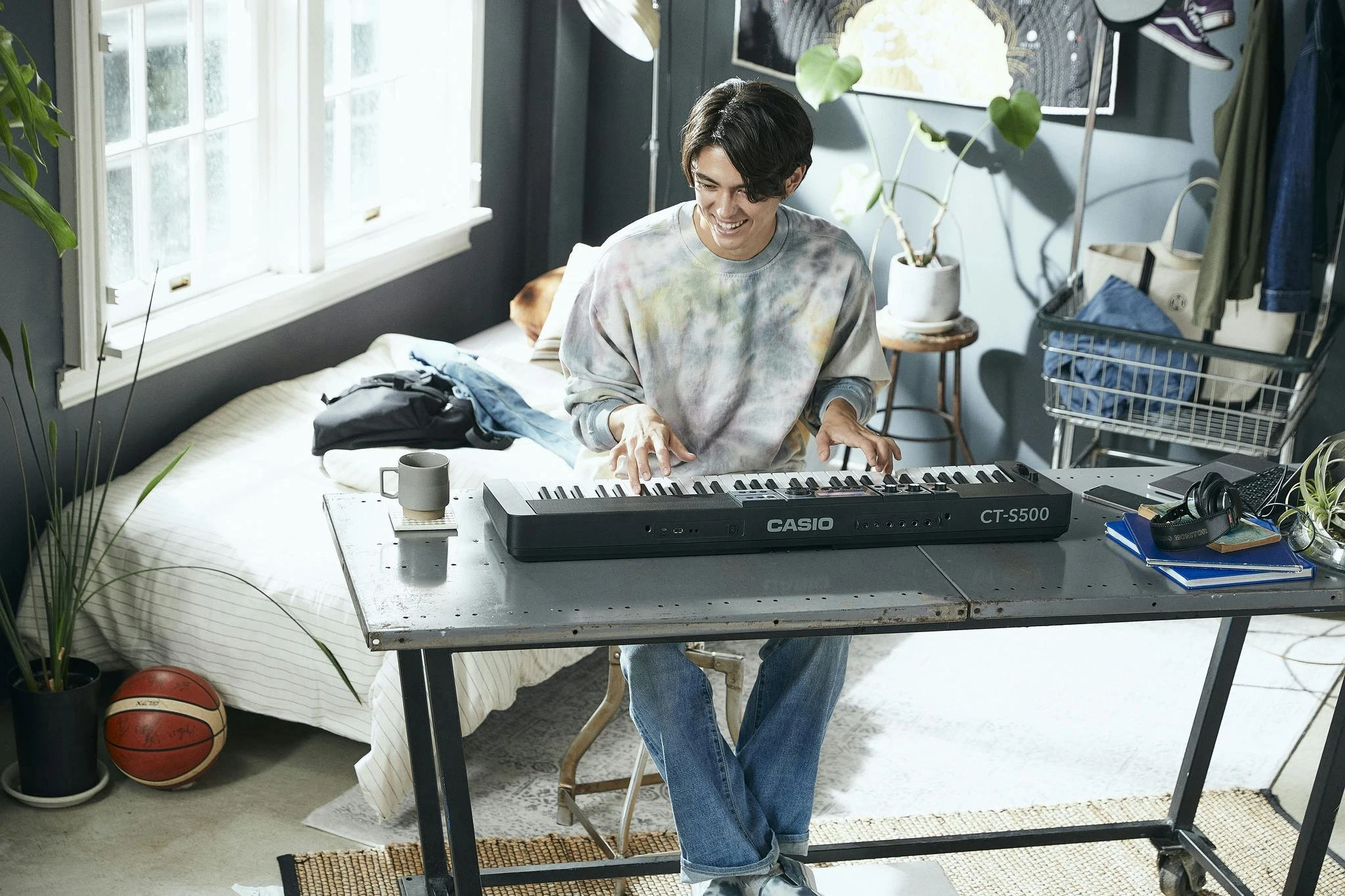 Casio CT-S500 61 Key Keyboard in black - 489074-1642764257238.jpg