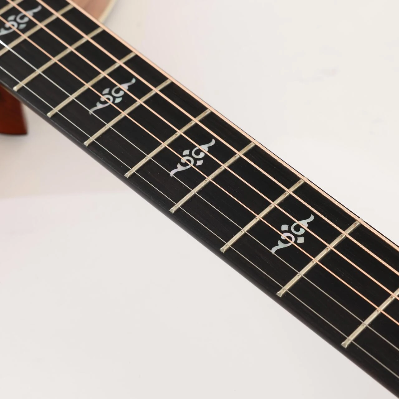 Second Hand Taylor Gold Label 814E Rosewood in Natural 360 - SH-114-2360 (12).jpg