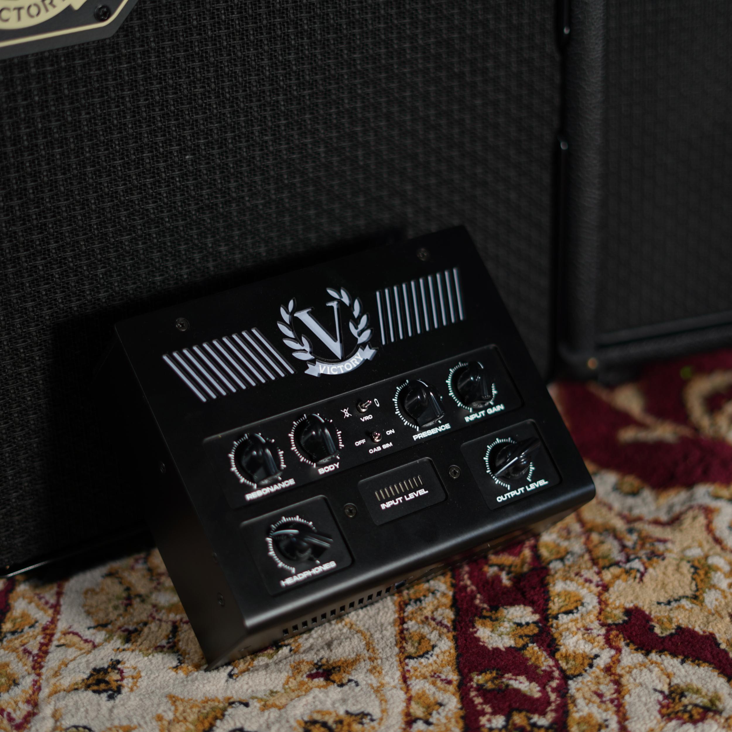 Victory PowerValve 200 Compact Power Amp - POWERVALVE200-Lifestyle.jpg