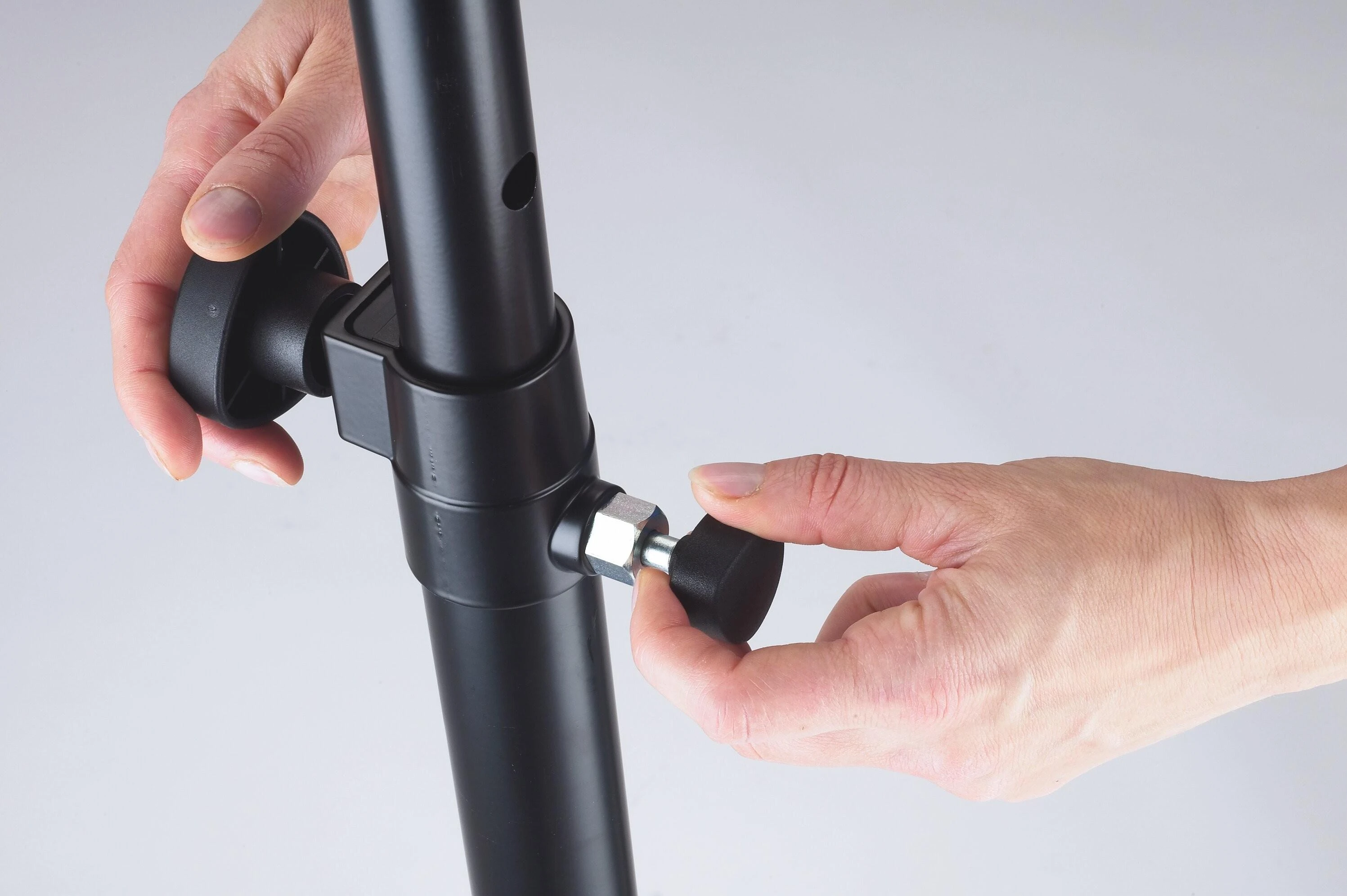 K&M 21337 Height Adjustable Steel Tube Speaker Distance Pole In Black,  - KM21337B (3).jpg