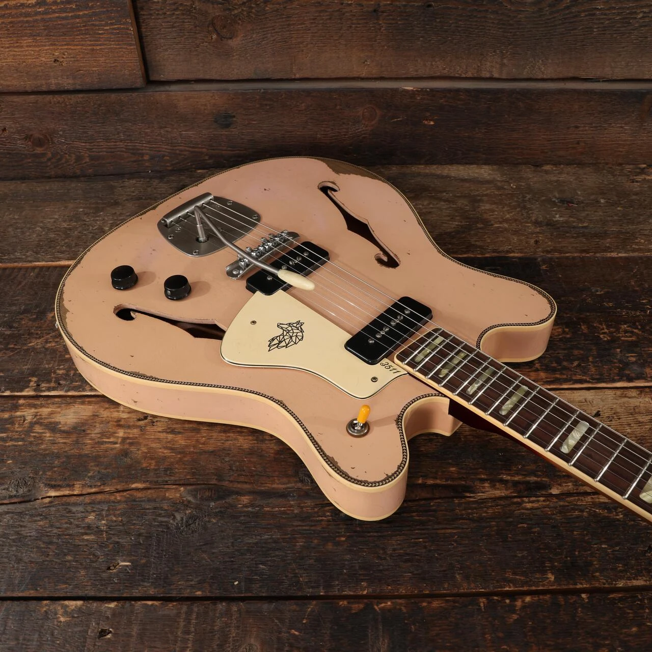 Castedosa 3511 Lobo Semi-Hollow Electric Guitar in Dirty Shell Pink, Medium Aged - CAST3511LOBODSP 459 (12).JPG