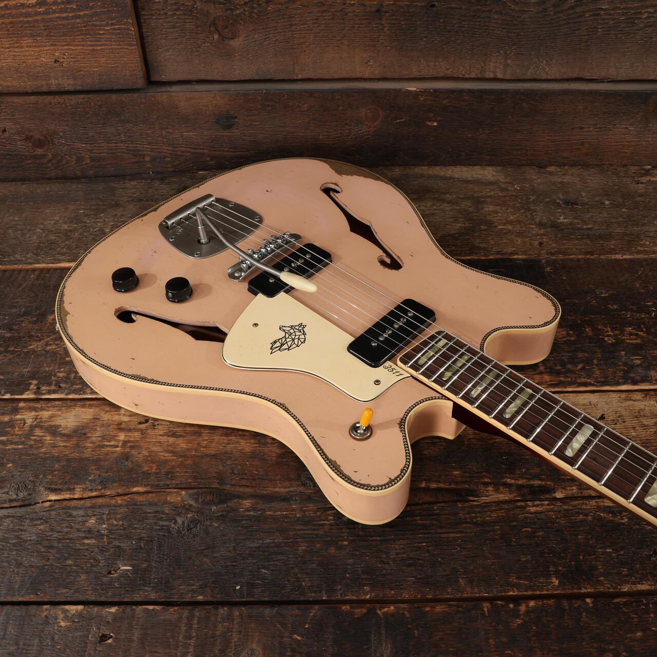 Castedosa 3511 Lobo Semi-Hollow Electric Guitar in Dirty Shell Pink, Medium Aged - CAST3511LOBODSP 459 (12).JPG