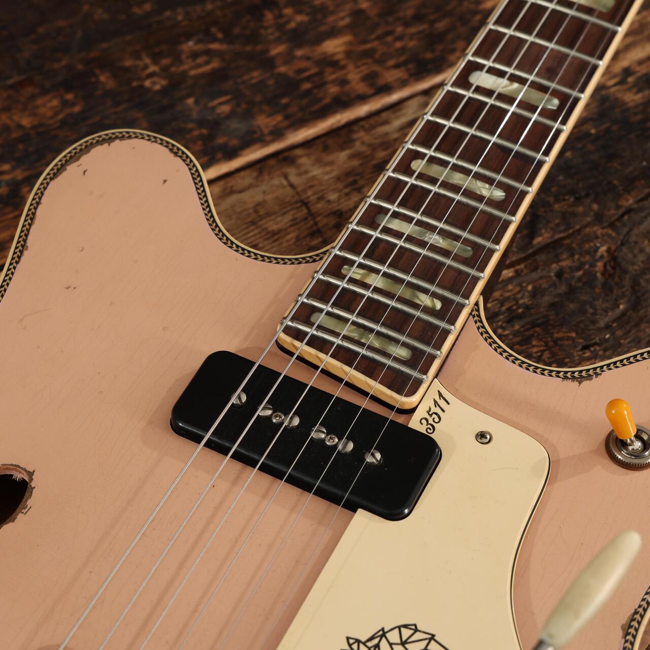 Castedosa 3511 Lobo Semi-Hollow Electric Guitar in Dirty Shell Pink, Medium Aged - CAST3511LOBODSP 459 (10).JPG