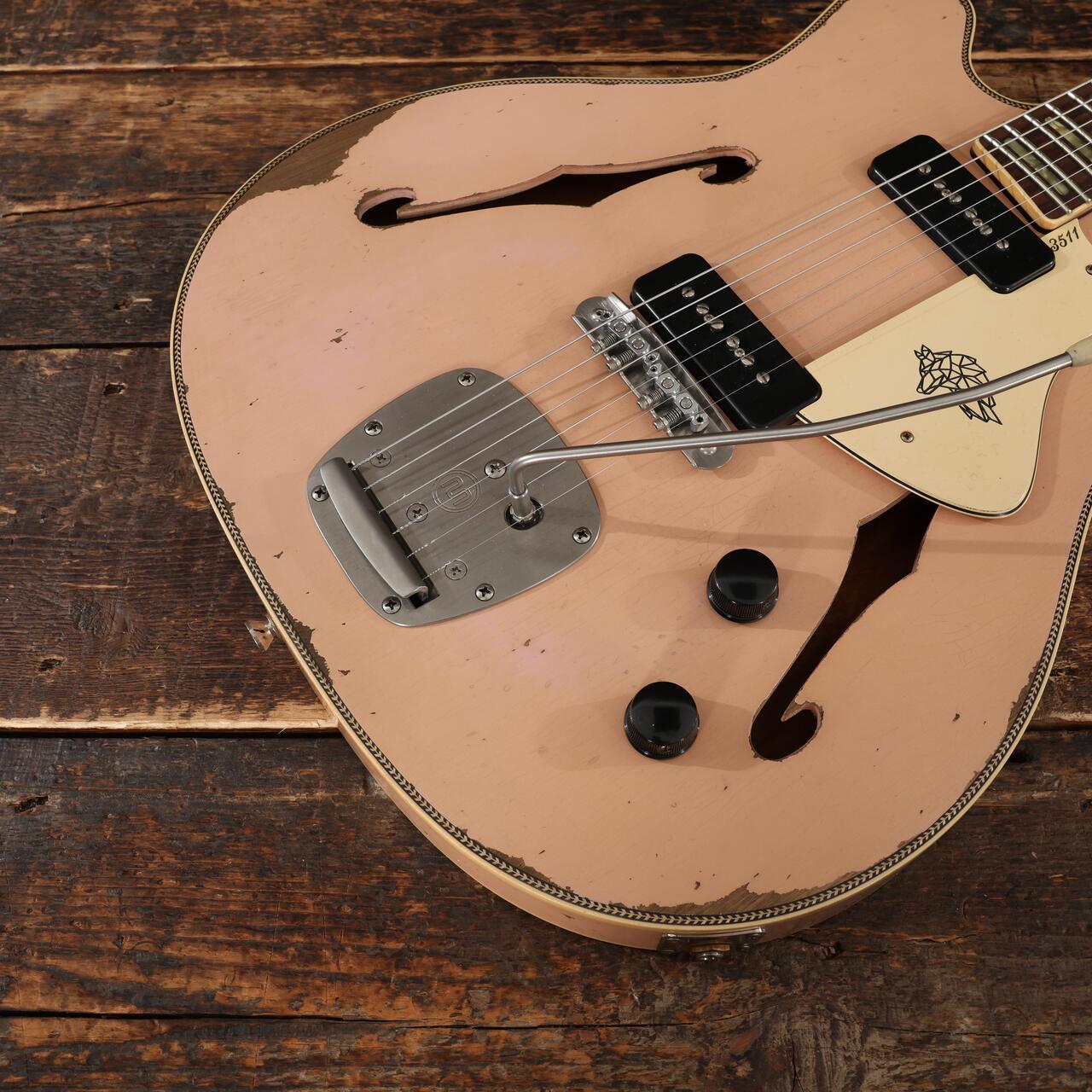 Castedosa 3511 Lobo Semi-Hollow Electric Guitar in Dirty Shell Pink, Medium Aged - CAST3511LOBODSP 459 (11).JPG