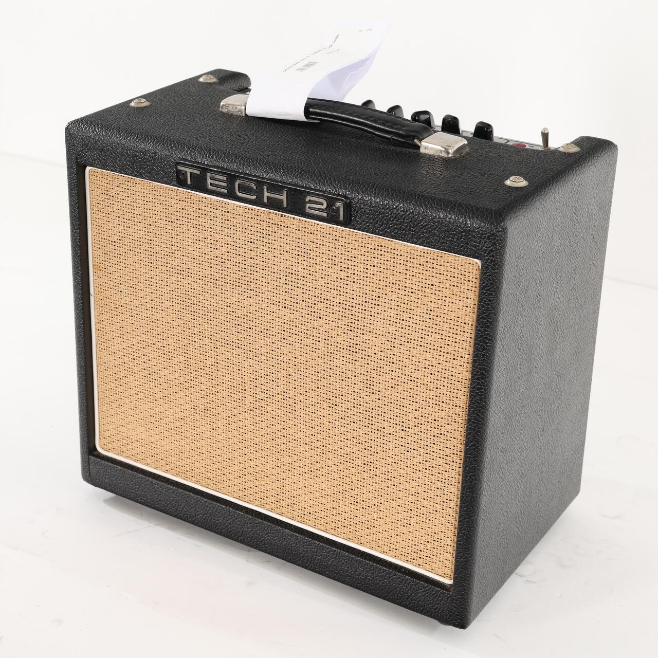 Second Hand Tech 21 Trademark 30 1x10 Combo 124 - SH-241-6124 (5).jpg