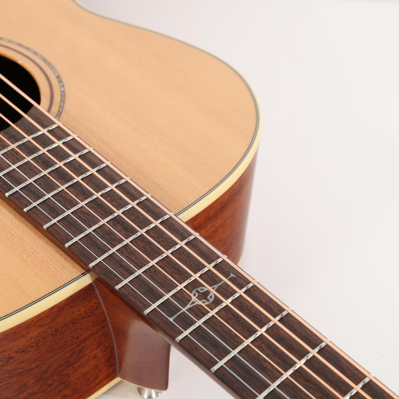 B Stock : Alvarez Artist ABT60 Baritone Acoustic Guitar in Natural - 005 - B-ABT60-0005 (9).jpg