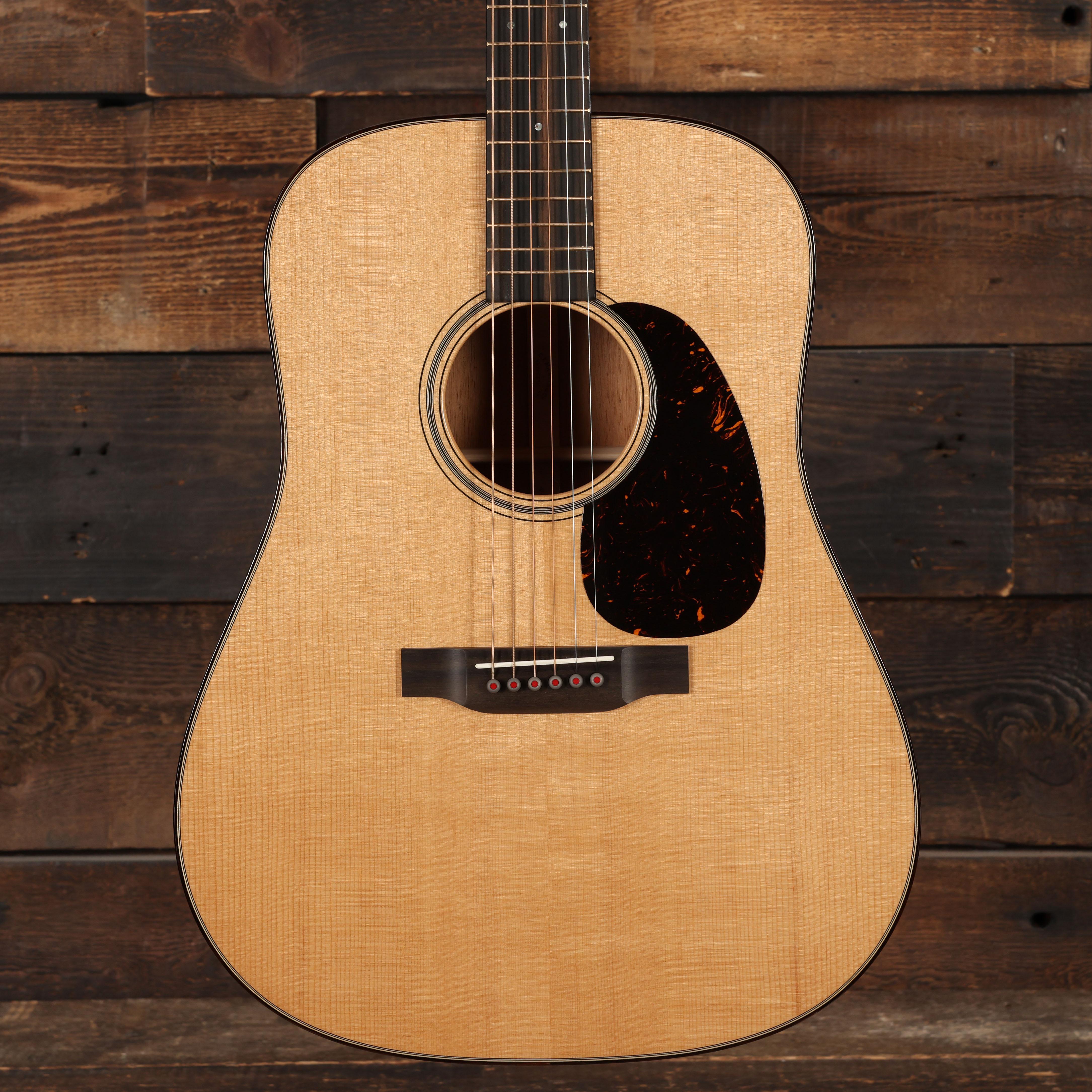 Martin D-18 Modern Deluxe Acoustic Guitar - 2951240 (3).JPG