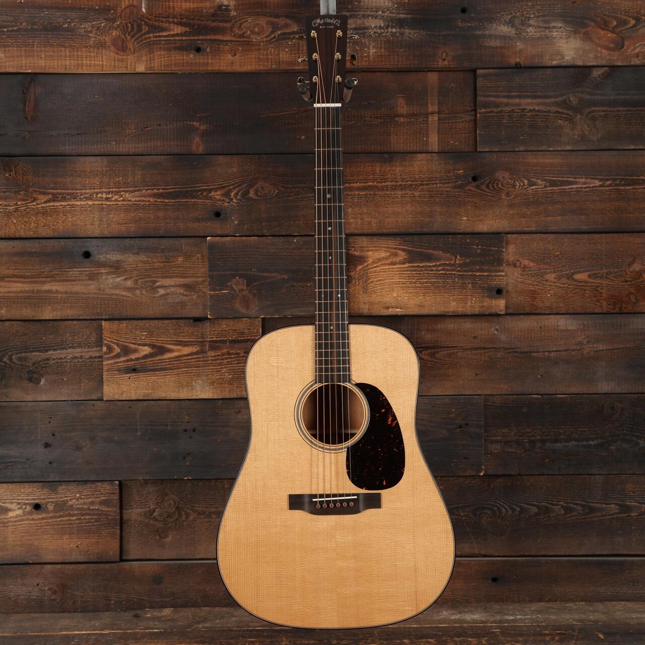 Martin D-18 Modern Deluxe Acoustic Guitar - 2951240 (4).JPG