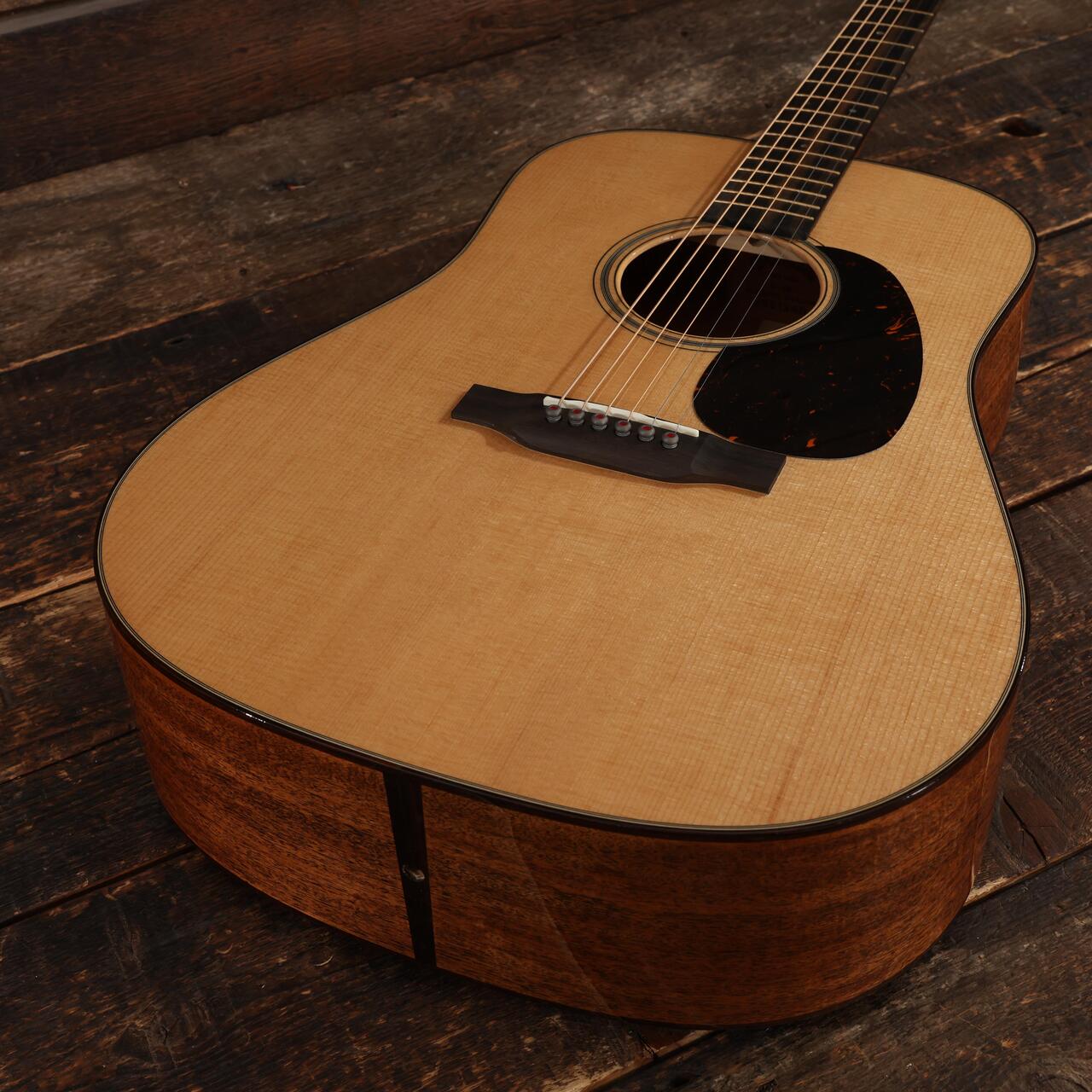 Martin D-18 Modern Deluxe Acoustic Guitar - 2951240 (8).JPG