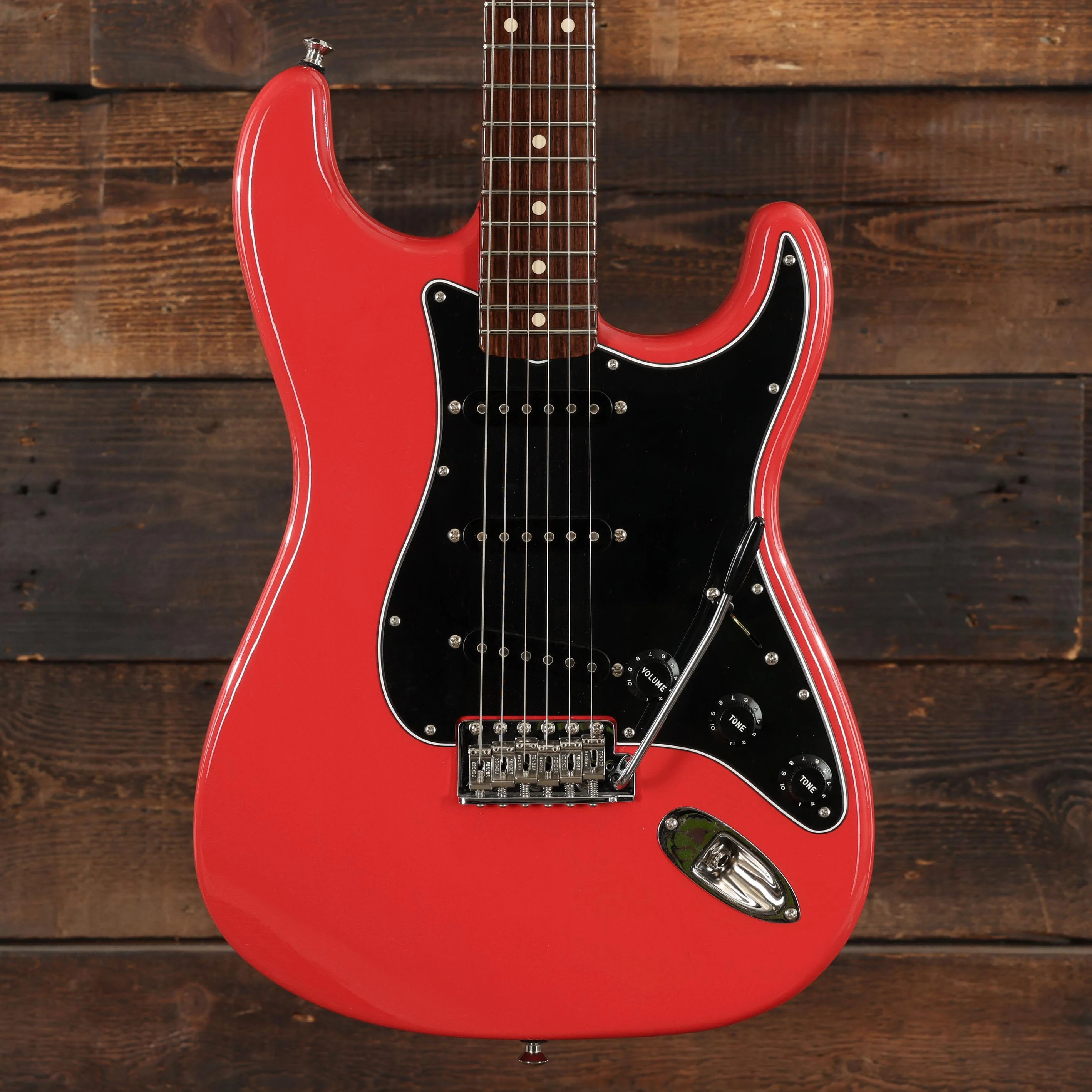 Fender Custom Shop Postmodern Stratocaster Deluxe Closet Classic in Fiesta Red - XN18738 (3).JPG