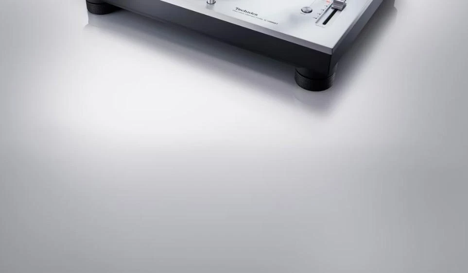 Technics SL-1200 MK7 DJ Deck - SL-1200MK7EB (2).jpg