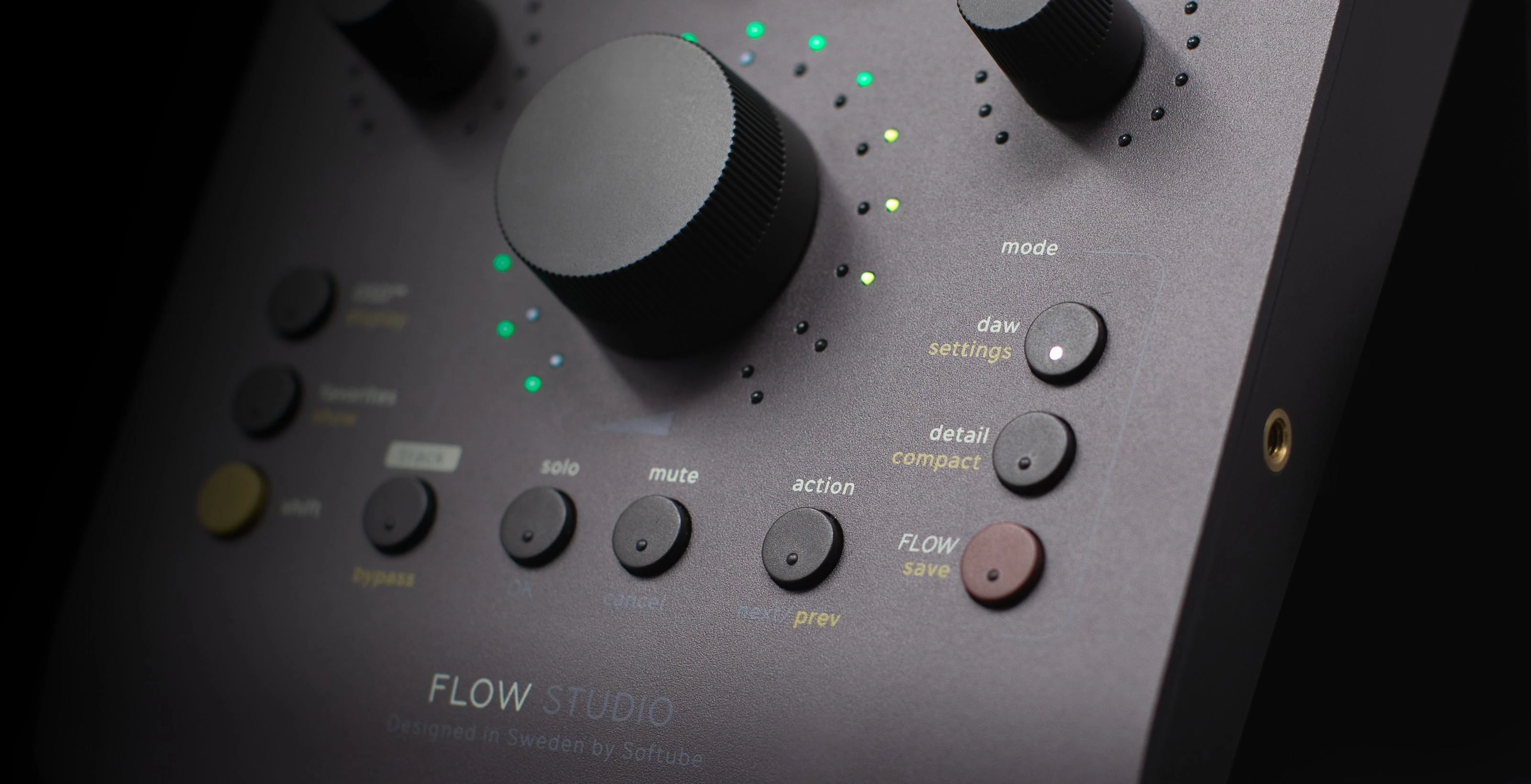 Softube FLOW Studio DAW Control Surface - FLOWSTUDIO (5).jpg