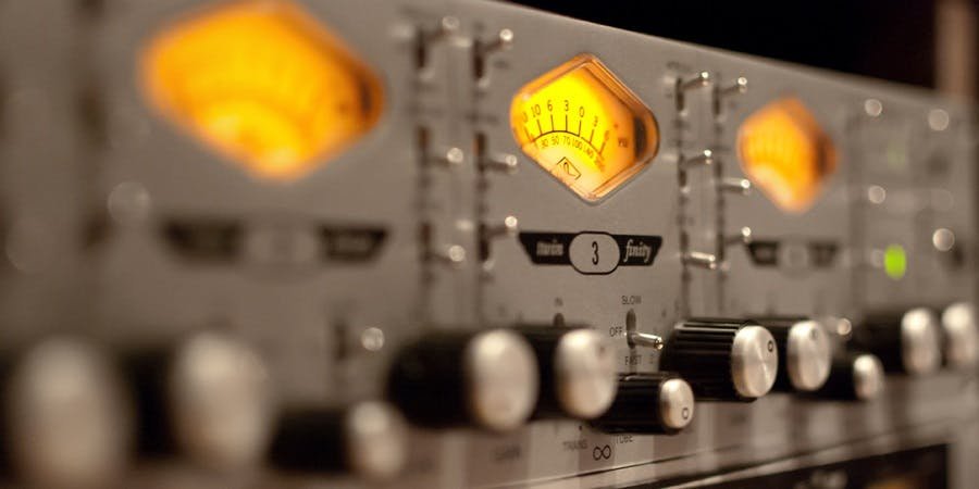 Universal Audio 4-710d 4-Channel Twin-Finity Mic Preamp & DI - 115145-tmpC0C2.jpg