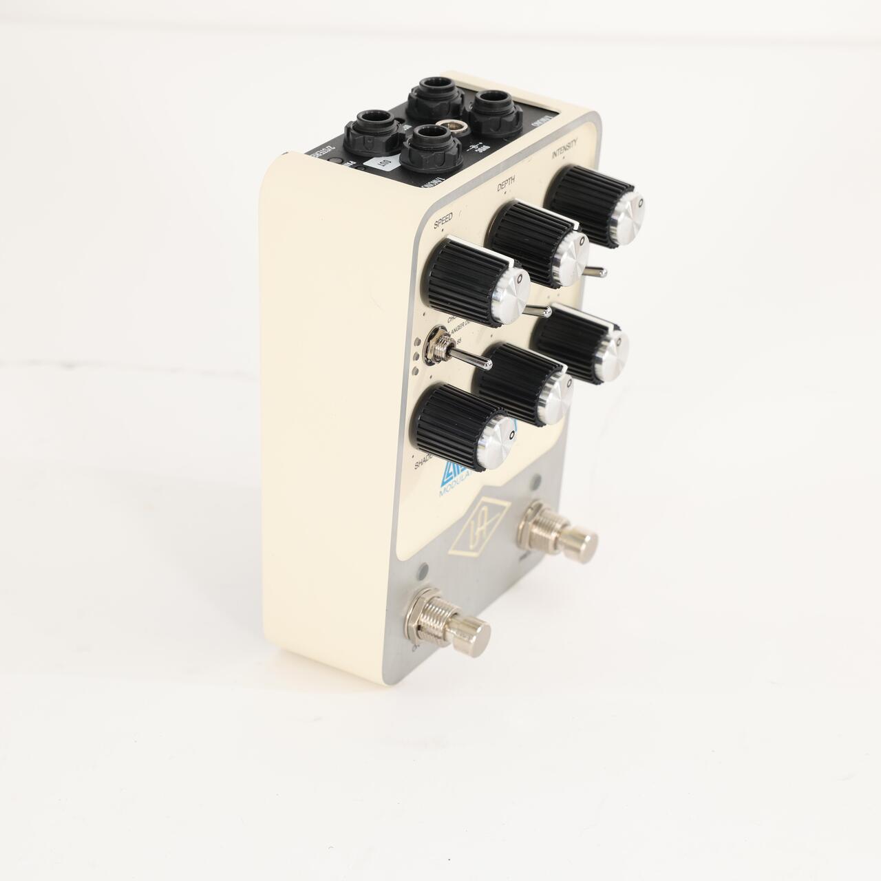 Second Hand Universal Audio Astra Modulation Pedal 895 - SH-141-5895 (4).jpg