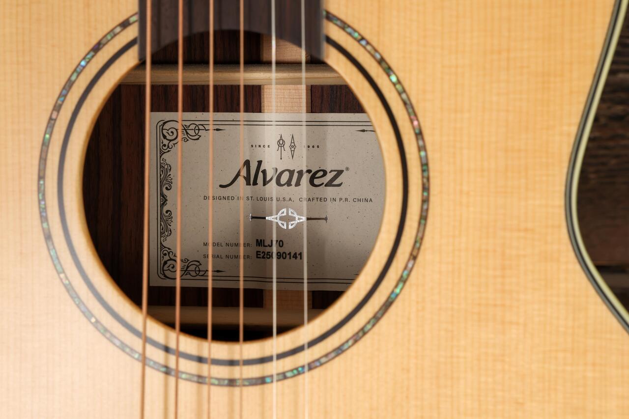 Alvarez Masterworks MLJ70 Little Jumbo Acoustic Guitar - E25090141 (13).jpg