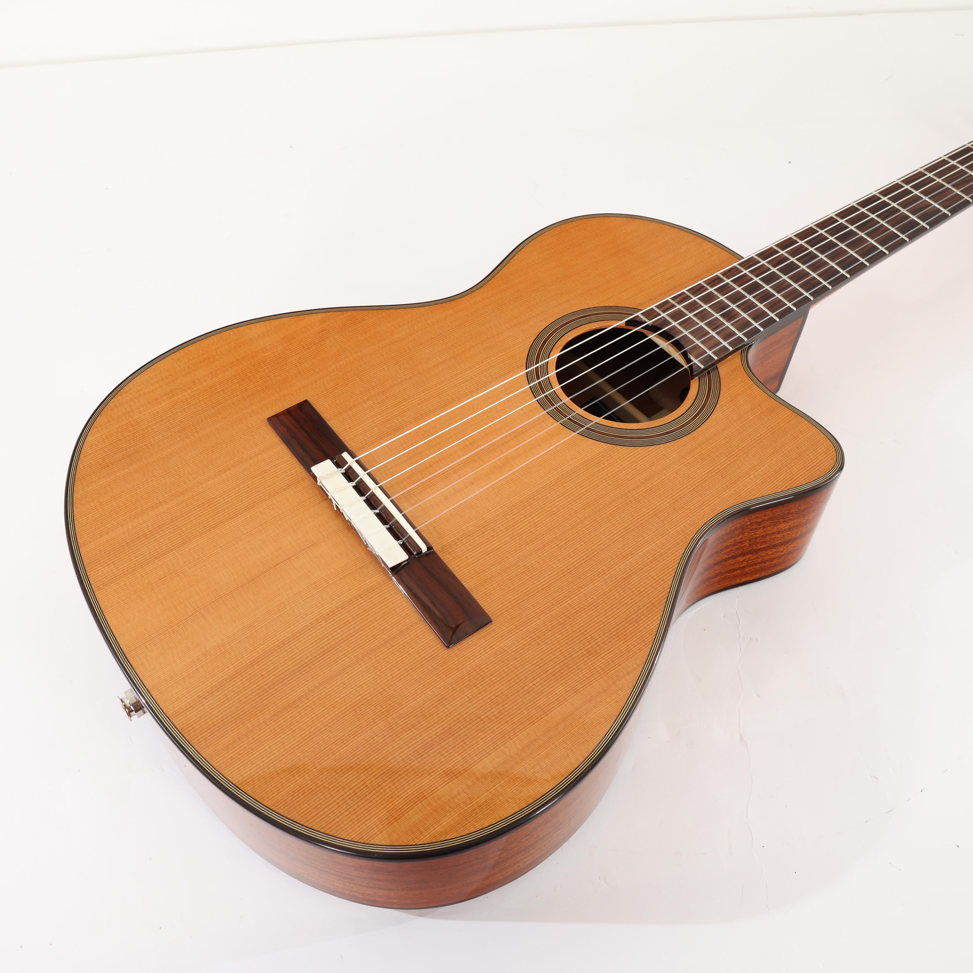 Second Hand Cordoba Fusion Series 12 in Natural 011 - SH-130-1011 (5).jpg