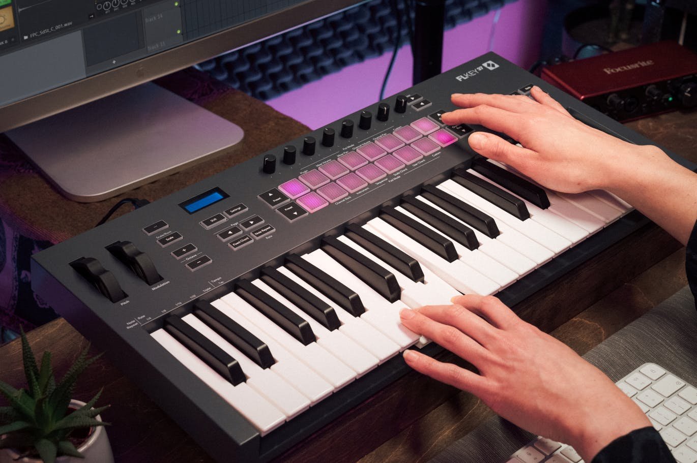 Novation FLkey 37 Dedicated FL Studio MIDI Keyboard & Controller - 518161-2.jpg