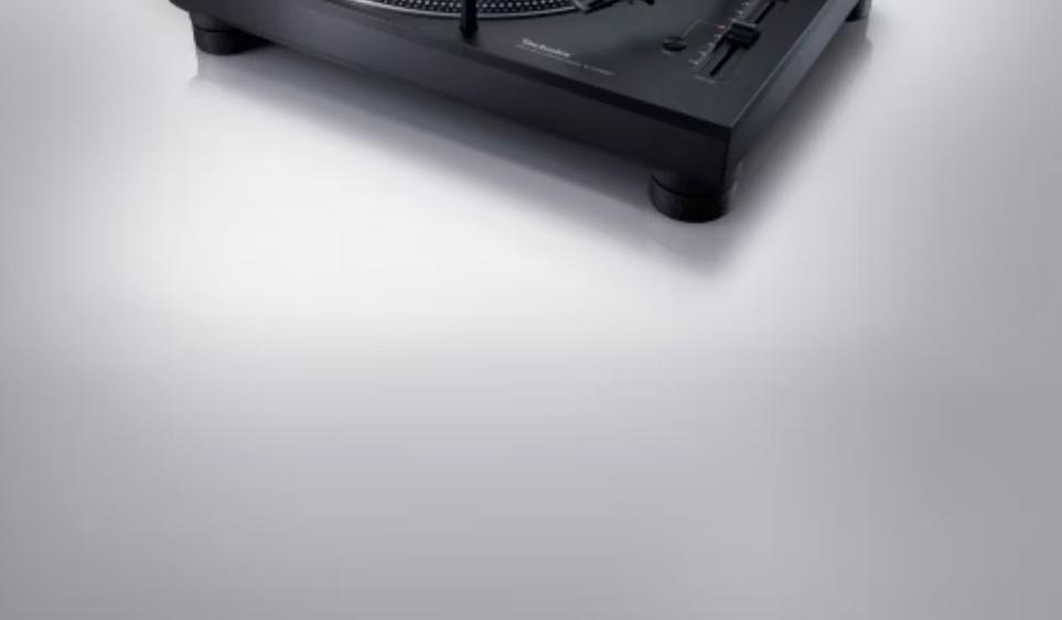 Technics SL-1210 MK7 Direct Drive Turntable Black DJ Deck - SL-1210MK7EB (2).jpg