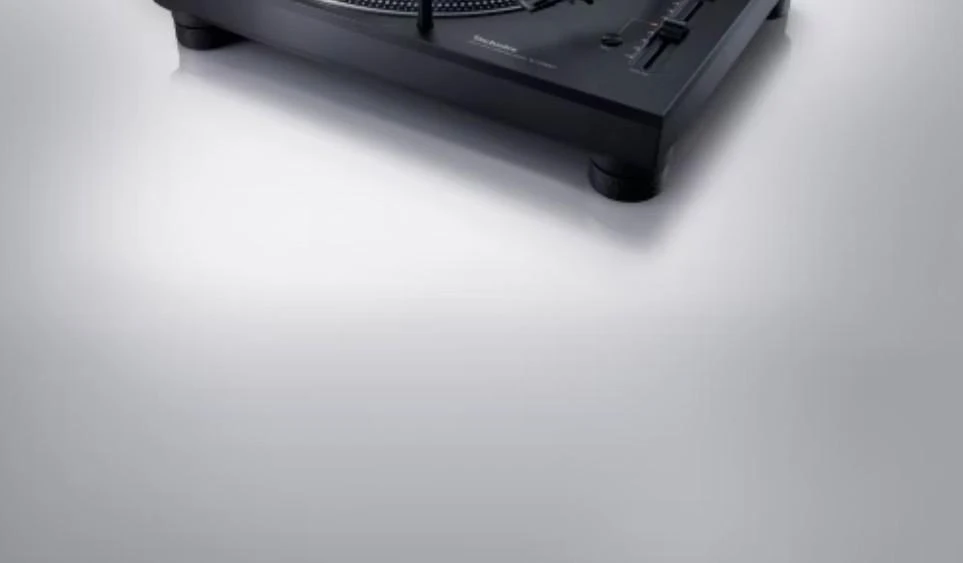 Technics SL-1210 MK7 Direct Drive Turntable Black DJ Deck - SL-1210MK7EB (2).jpg