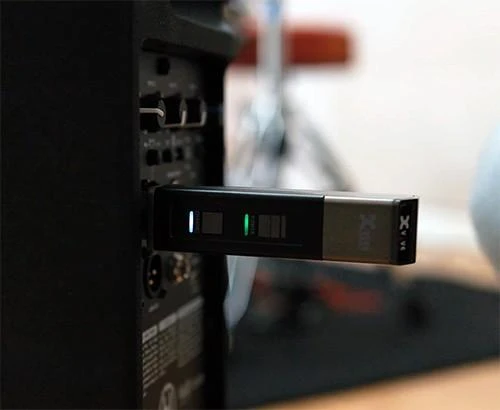 Xvive M5 Wireless Microphone System - XV-M5-B (3).jpg