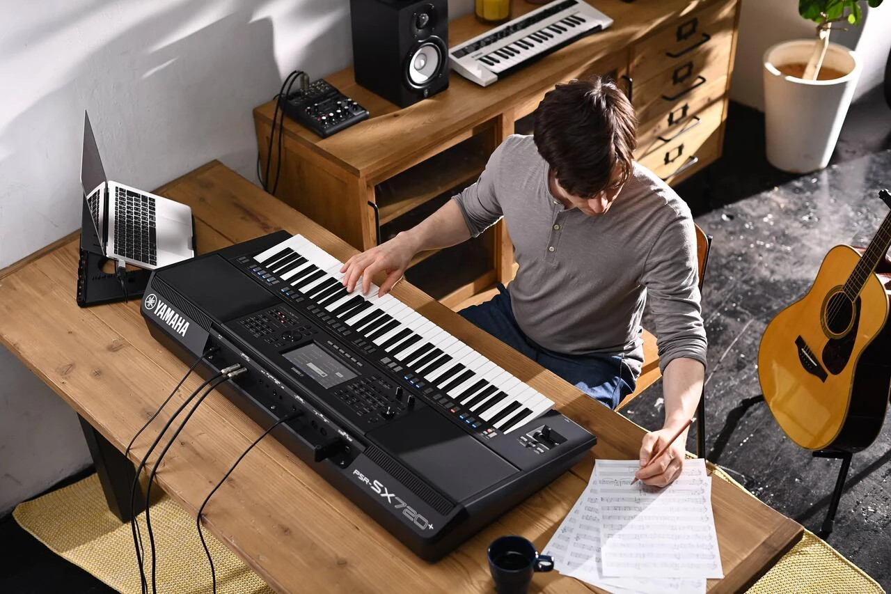 Yamaha PSR-SX720+ Arranger Workstation Keyboard With Bluetooth - PSR-SX720PLUS (8).jpg