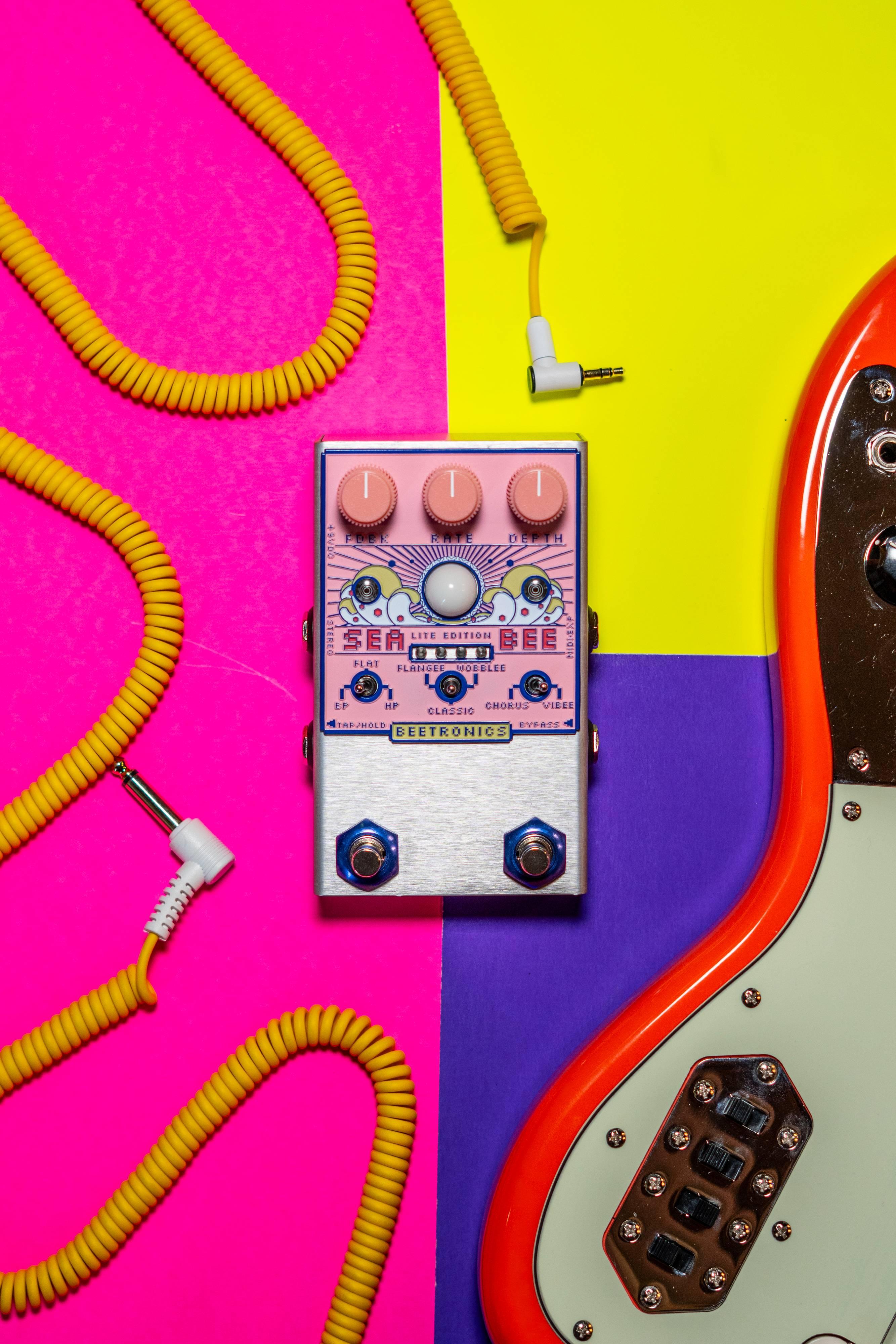 Beetronics Seabee Lite Stereo Harmochorus Effects Pedal in Pink - 71346-4.jpg