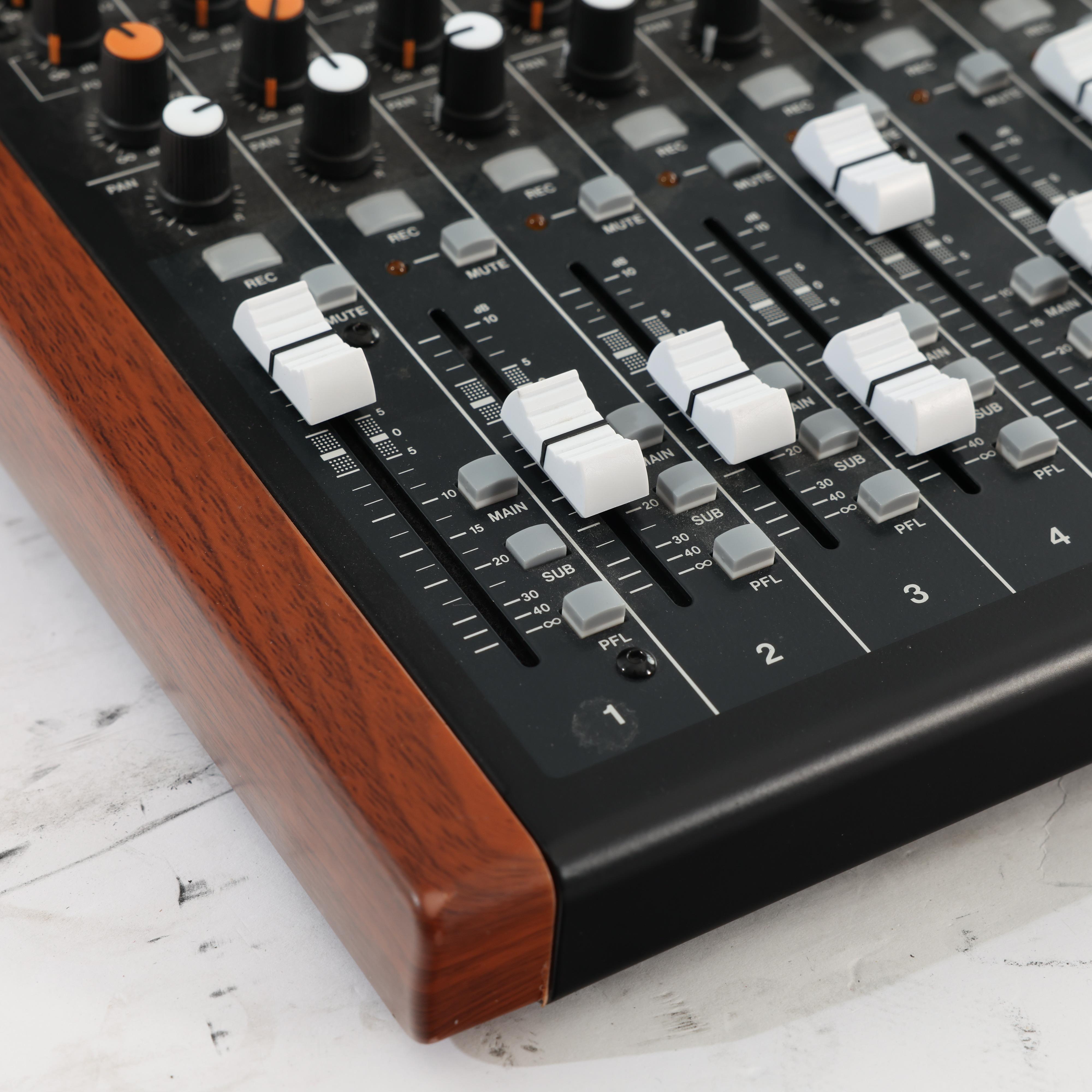 B Stock : Tascam Model 16 14-Channel Analogue Mixer - 015 - B-MODEL16-0015 (8).jpg