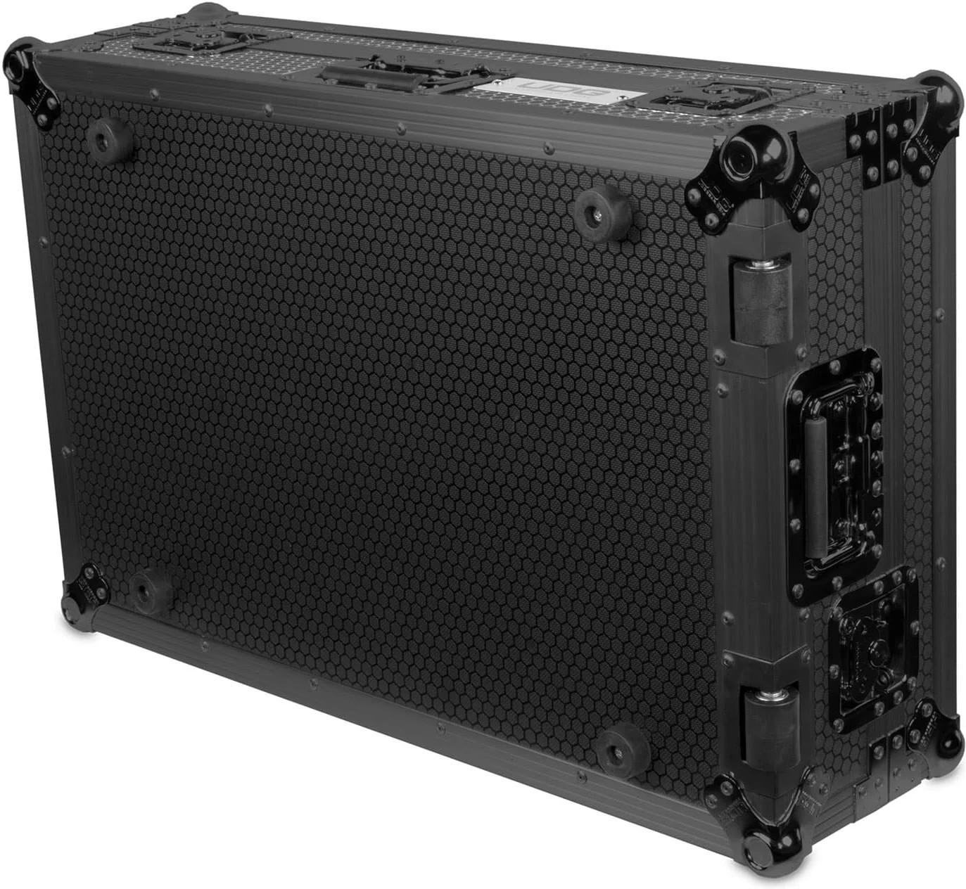 UDG FlightCase Denon DJ SC Live 4 + Wheels in Black - U91081BL (4).jpg