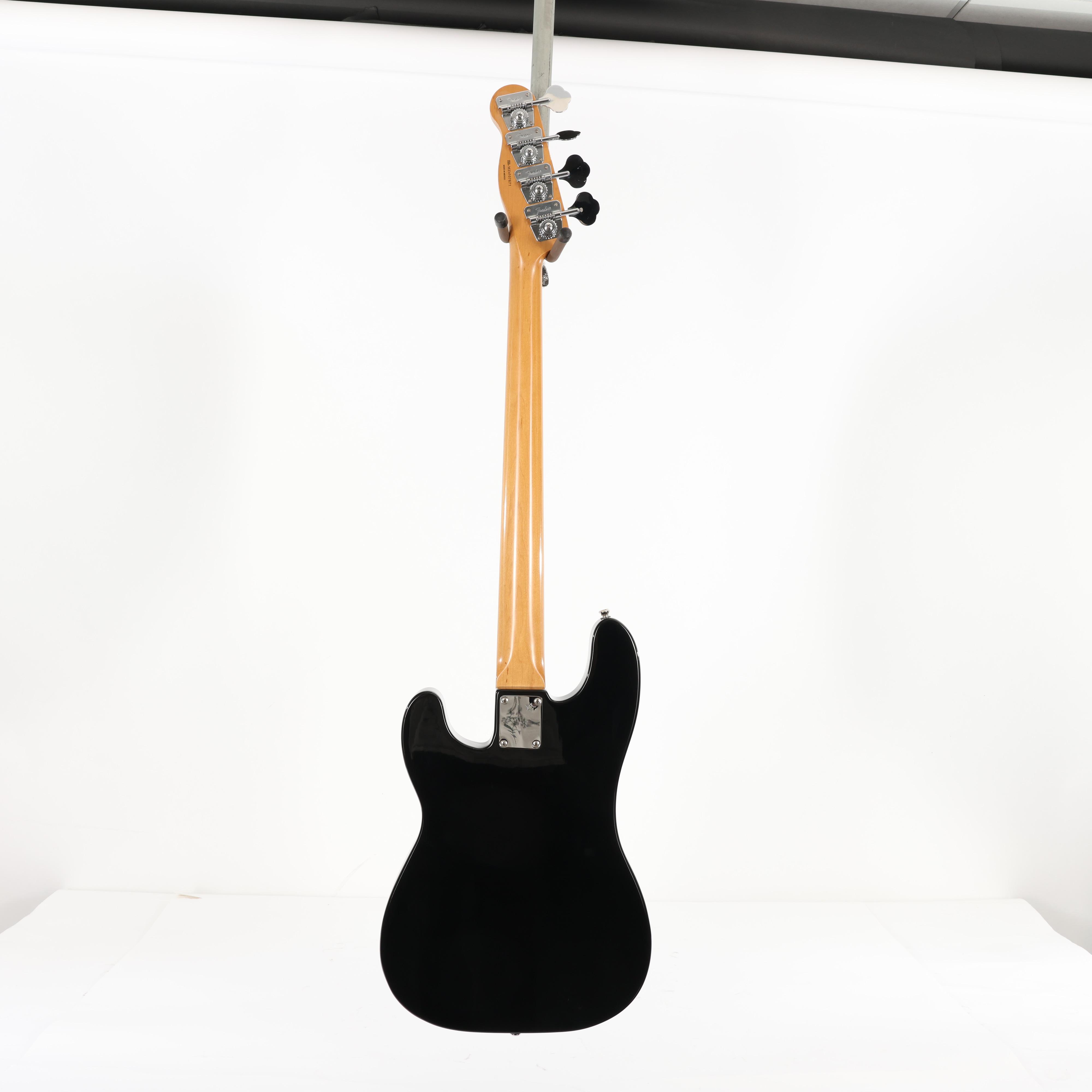 Second Hand 2005 Fender Mike Dirnt Precision Bass 059 - SH-141-6059 (4).jpg