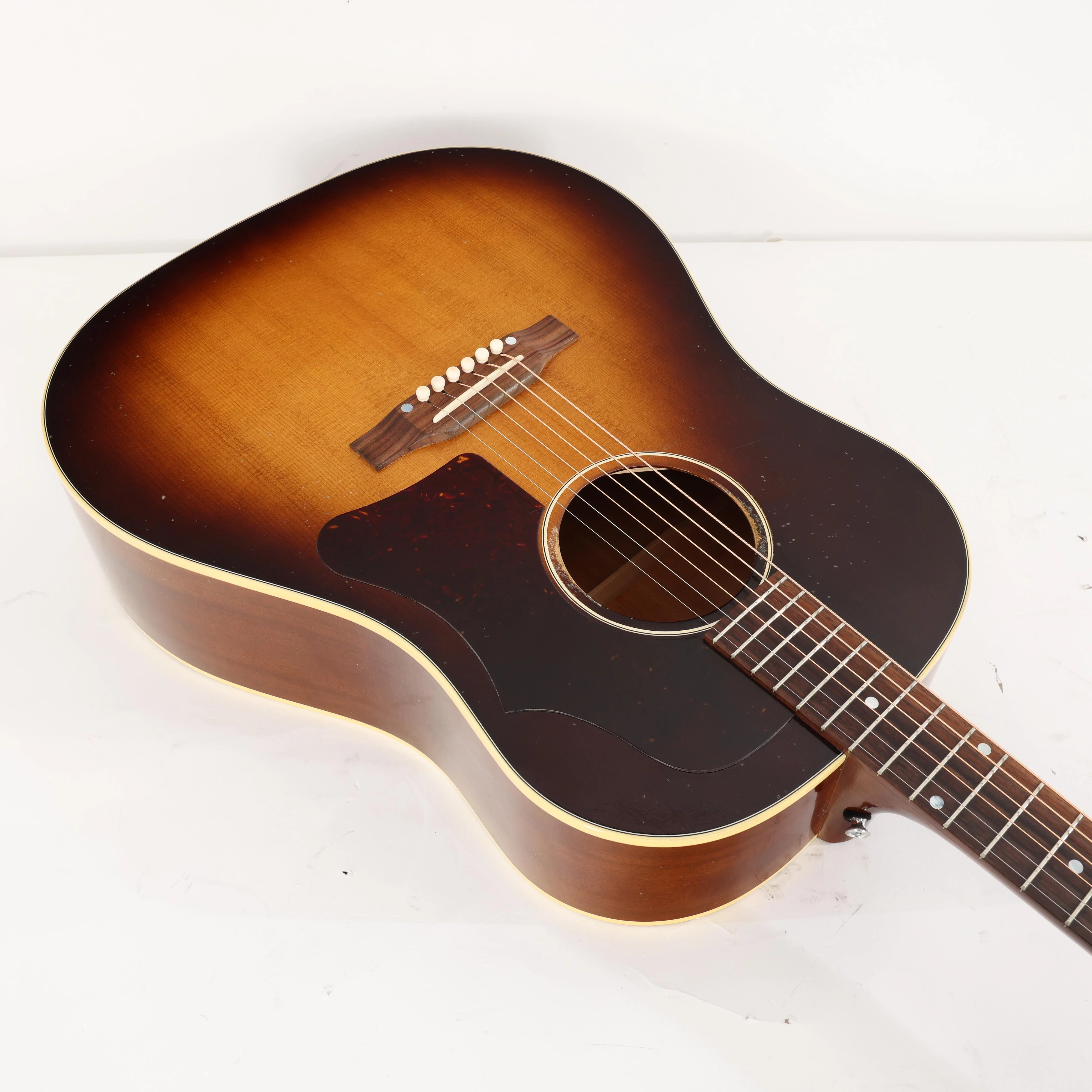 Second Hand Gibson 1955 J-45 Light Aged Murphy Lab Acoustic Guitar in Vintage Sunburst 464 - SH-114-2464 (8).jpg
