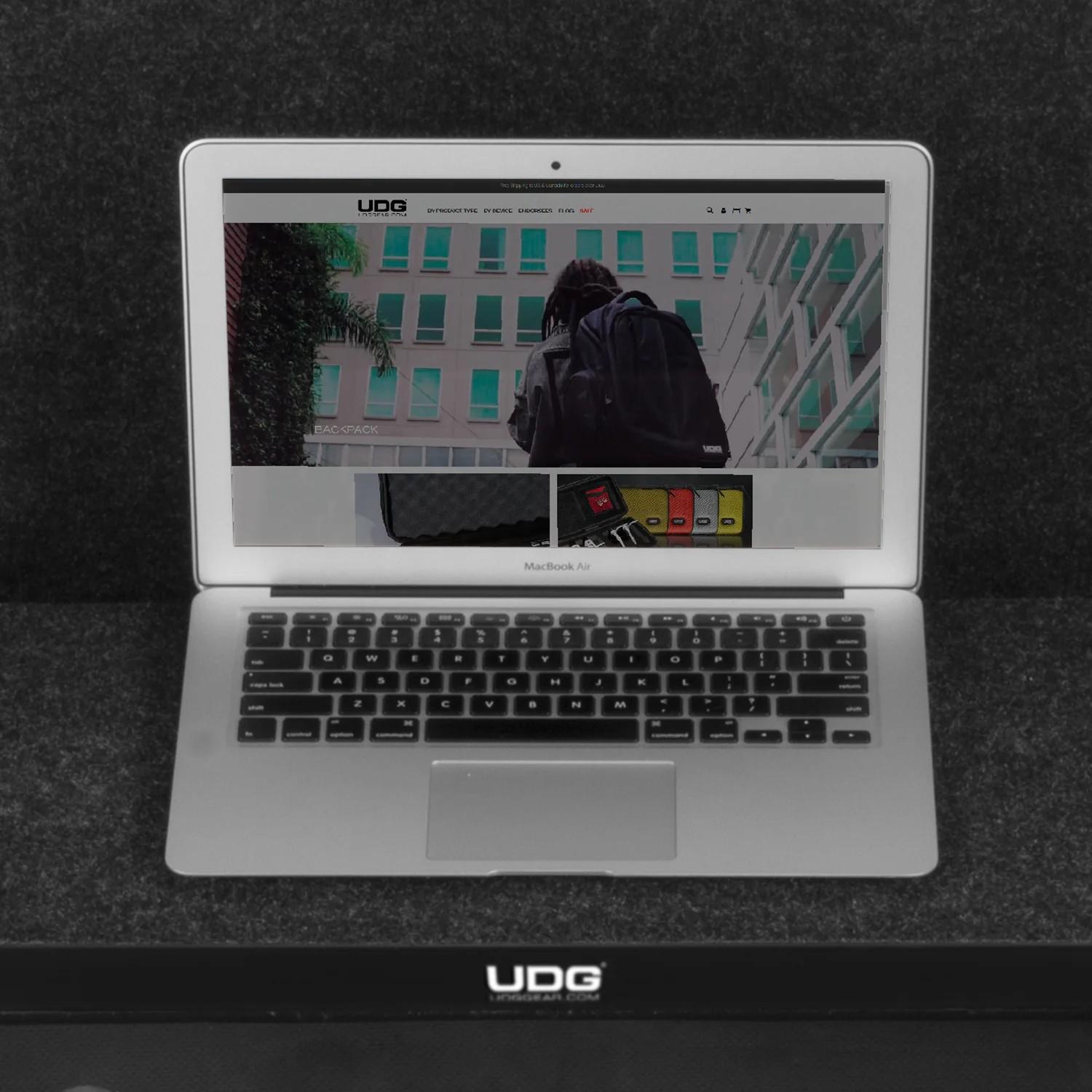UDG Flightcase Pioneer DDJ-FLX10 Laptop & Wheels in Black - U91088BL (10).jpg