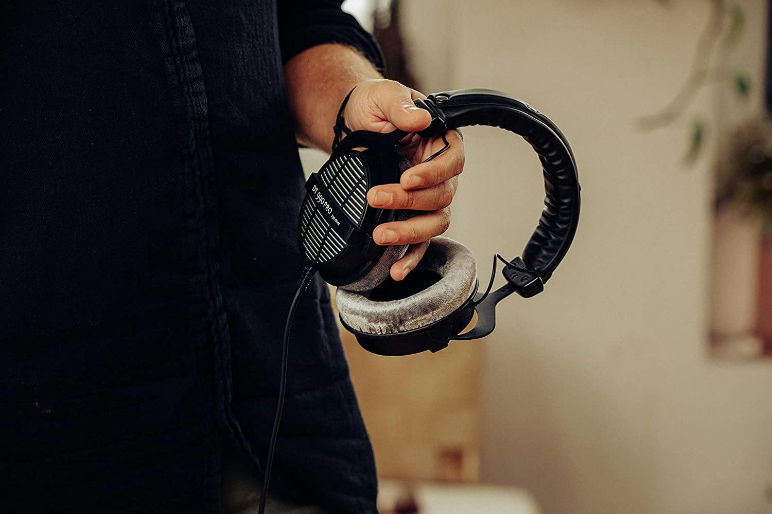 Beyerdynamic DT990 PRO Headphones - 517496-1654867811493.jpg