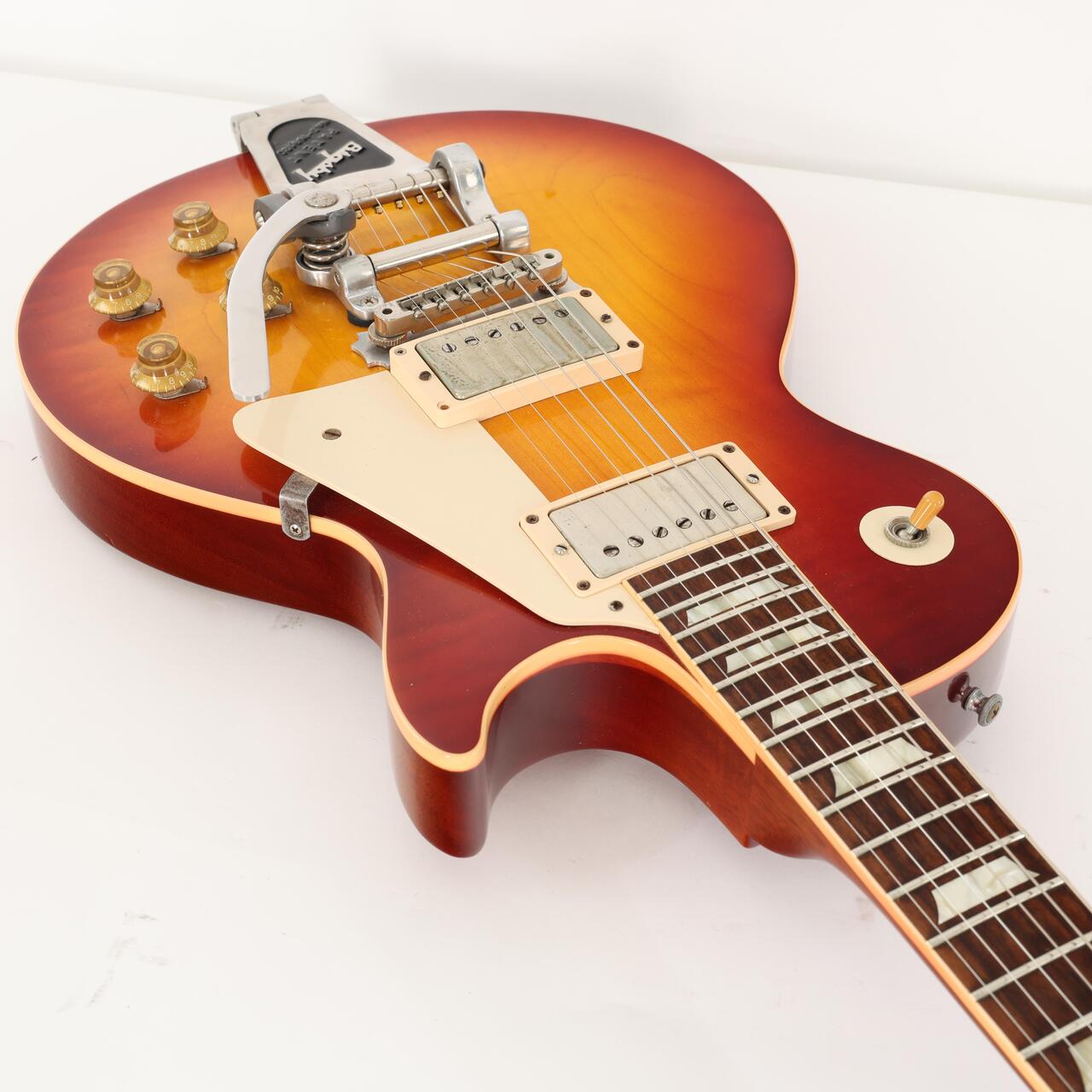 Second Hand Gibson Collector's Choice #3 "The Babe" '60 Les Paul With Bigsby Cherry Tea Burst 860 - SOR01860 (8).jpg