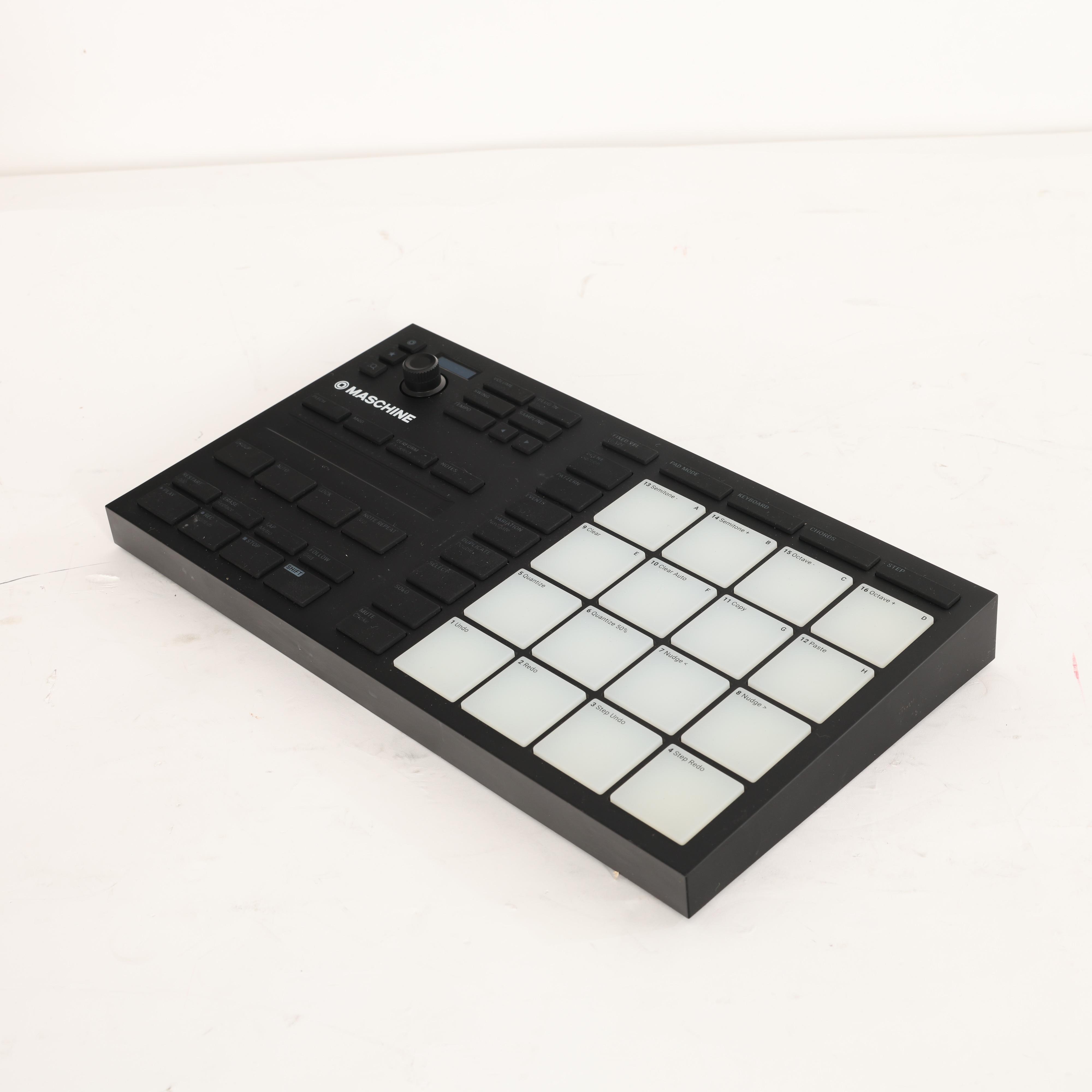 Second Hand Native Instruments Maschine Mikro MK3 654 - SH-204-1654 (4).jpg