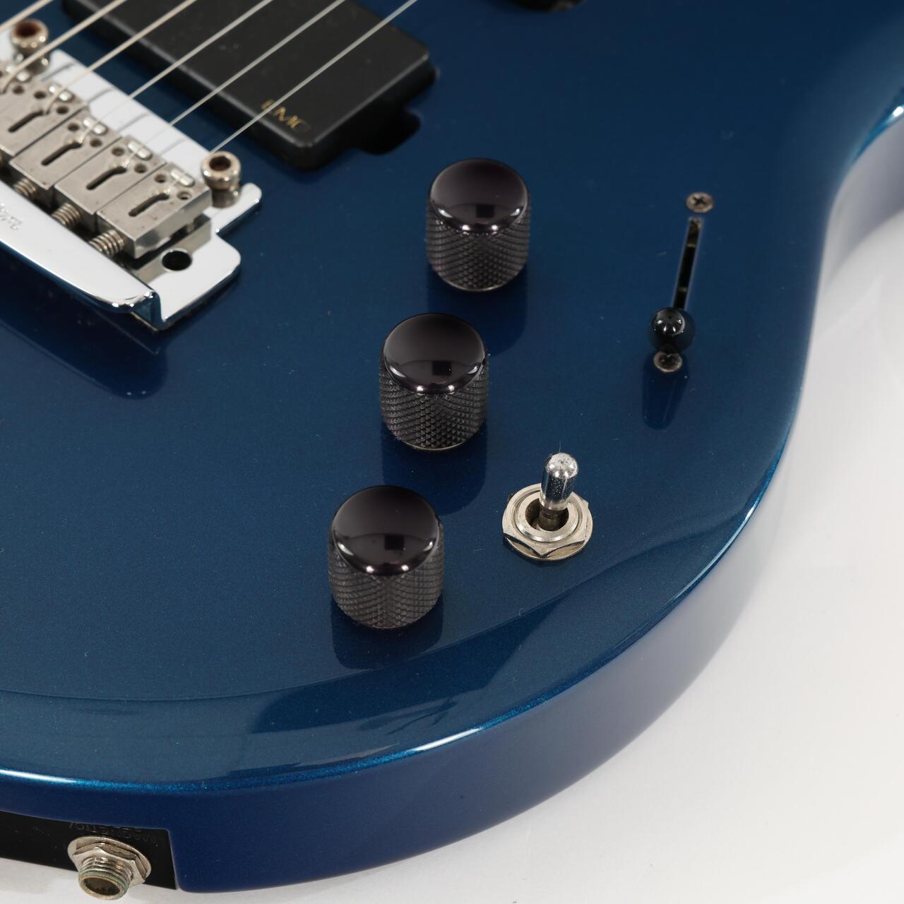 Second Hand Ernie Ball Music Man Luke II Candy Blue Piezo 480 - SH-114-2480 (7).jpg