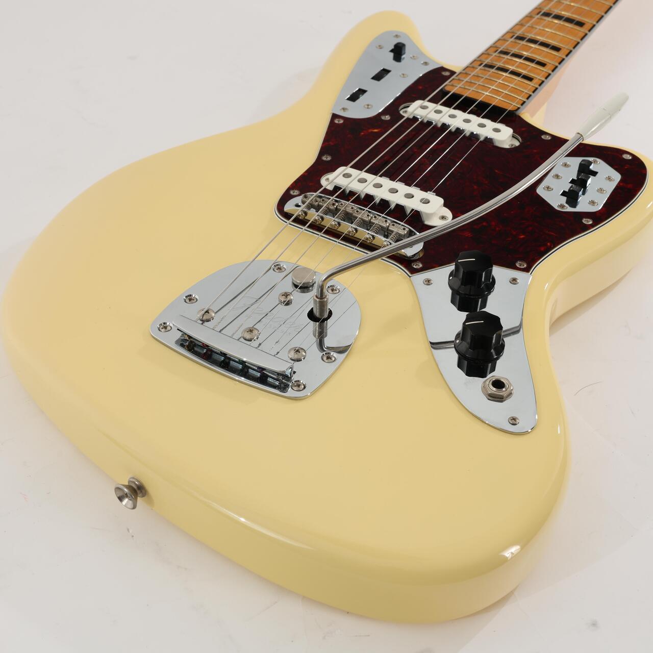 Second Hand Fender Vintera II 70's Jaguar in Vintage White 402 - SH-241-6402 (9).jpg