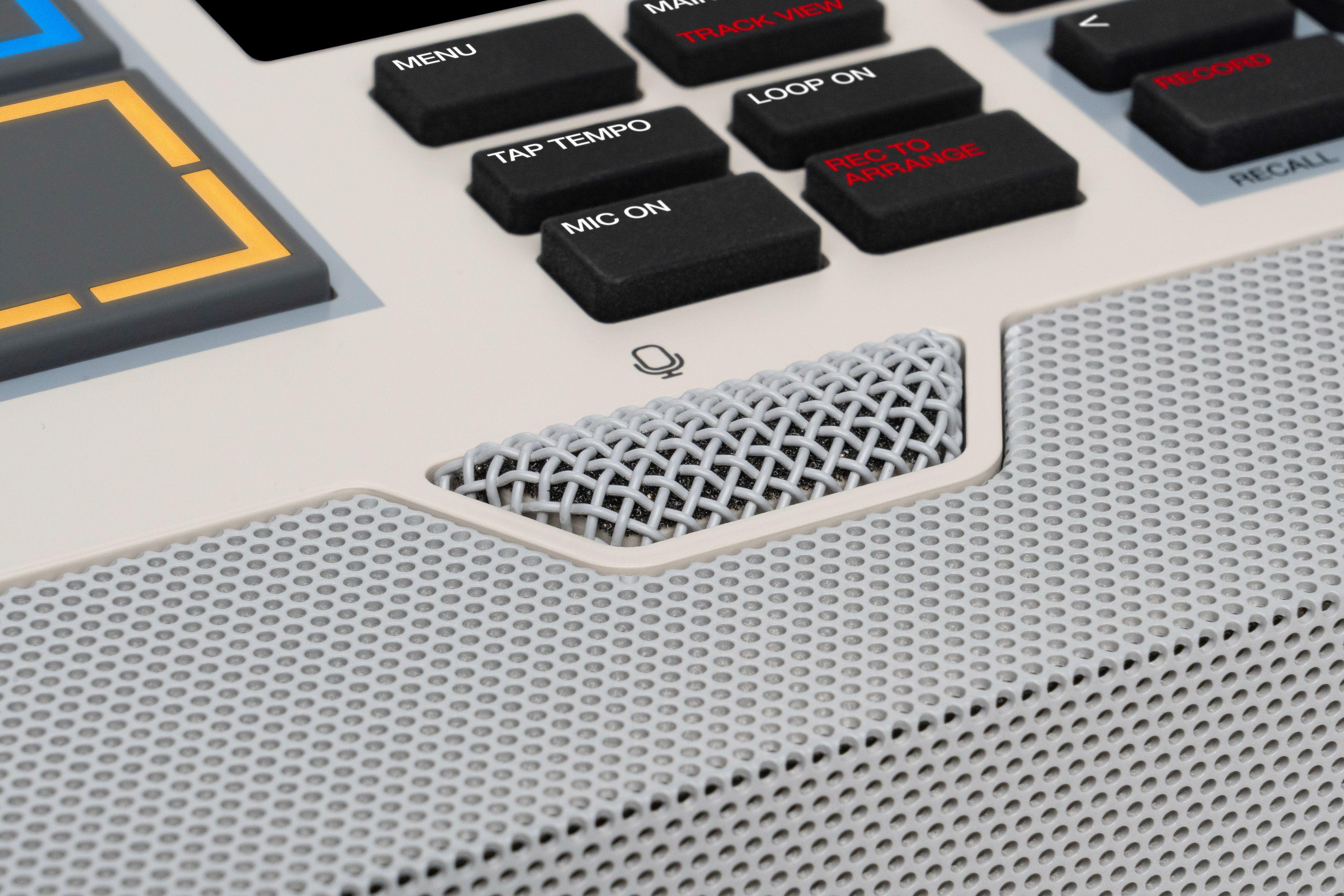 Akai MPC Live III Retro Edition Live Performance Sampler & Music Production Station - MPCLIVE3RETRO (26).jpg