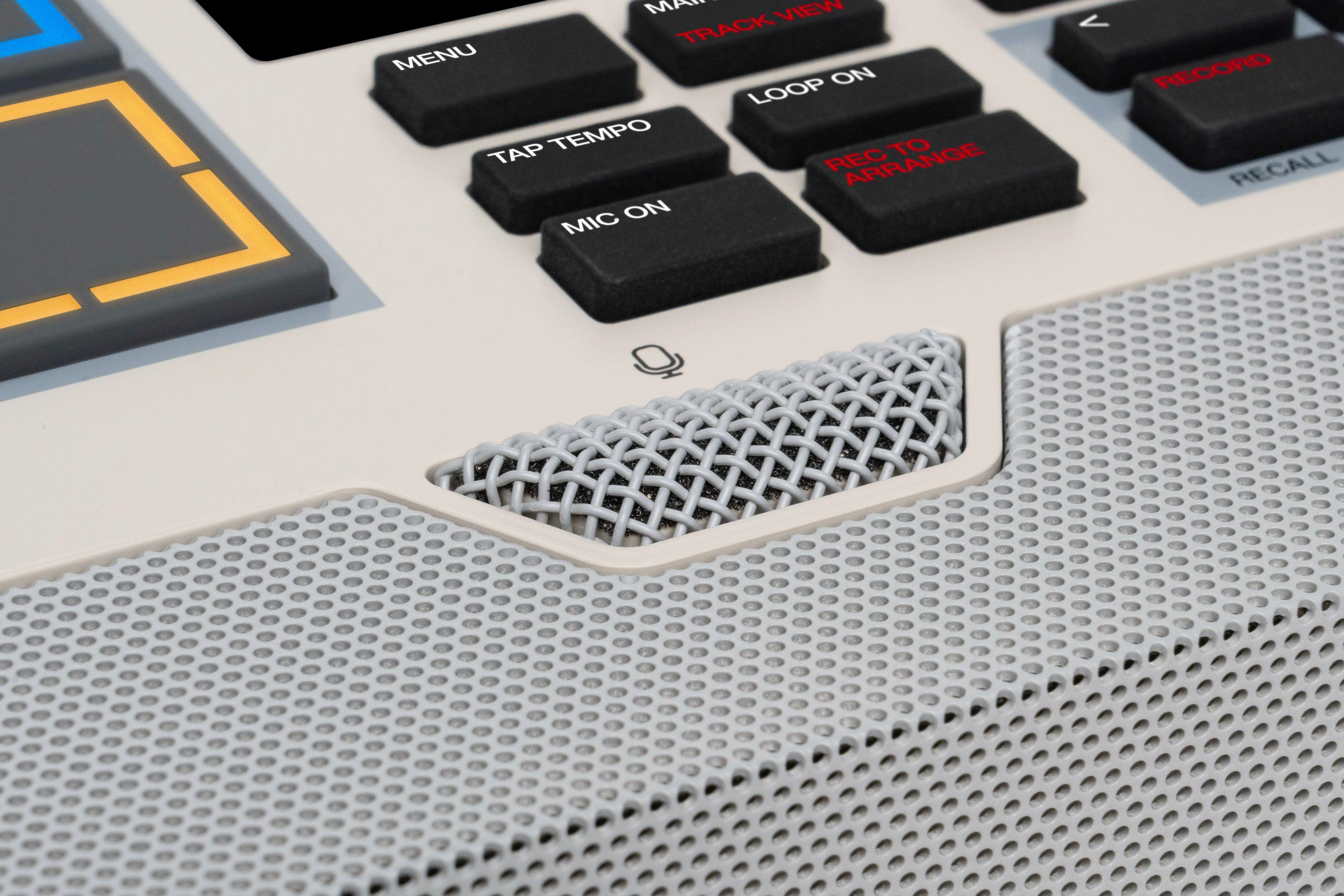 Akai MPC Live III Retro Edition Live Performance Sampler & Music Production Station - MPCLIVE3RETRO (26).jpg