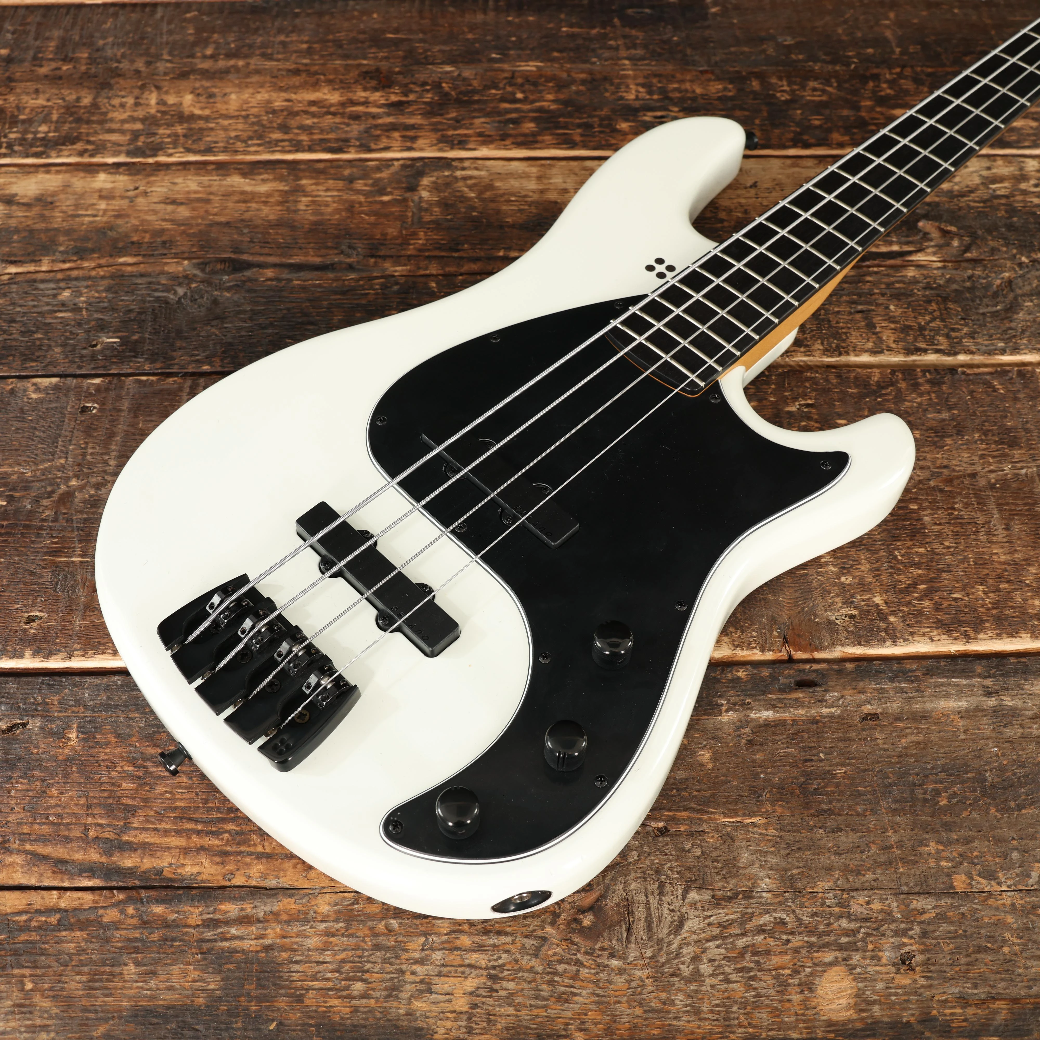 Sandberg California V TT Martin Mendez Signature Bass Guitar in Soft Aged Virgin White - 46505 (8).JPG