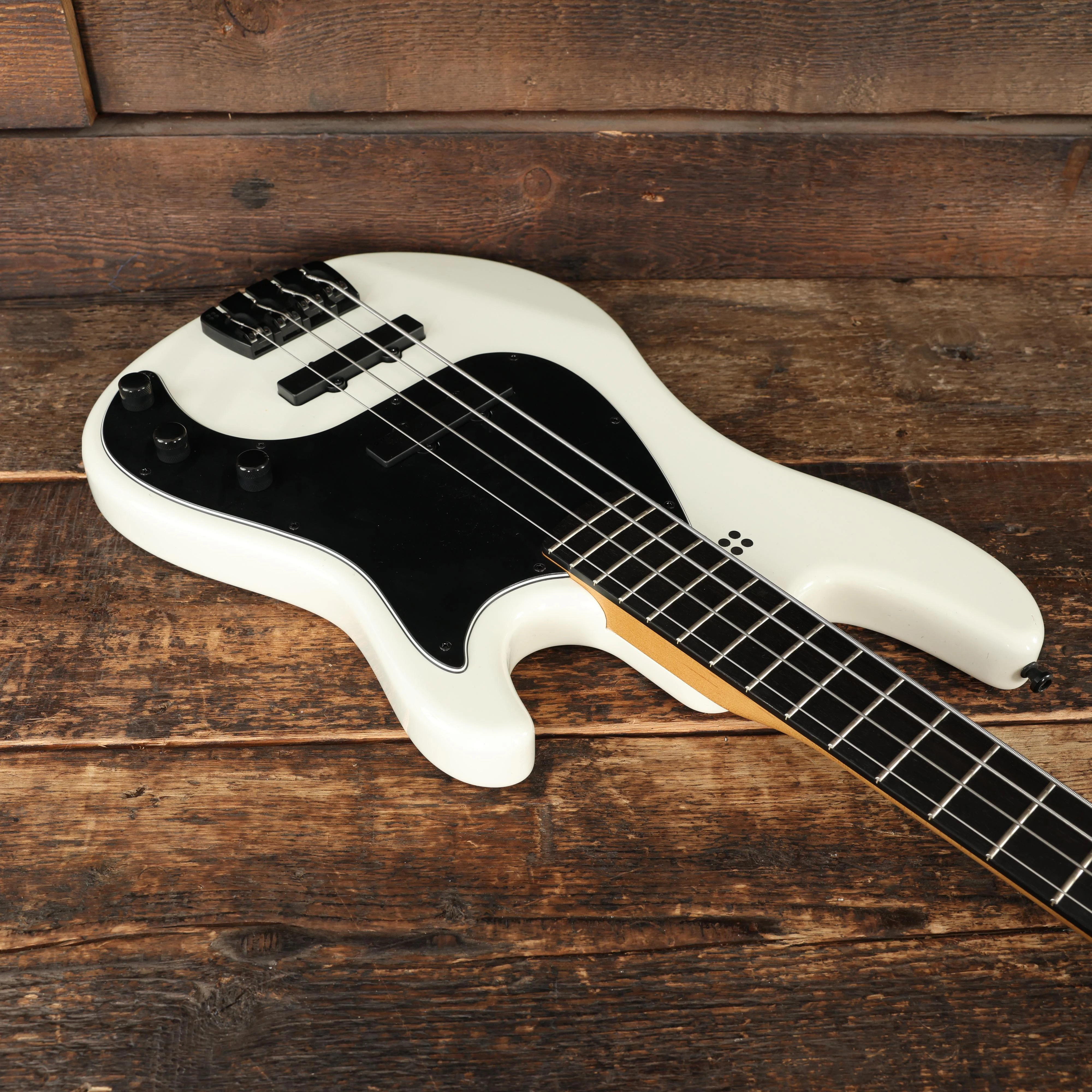 Sandberg California V TT Martin Mendez Signature Bass Guitar in Soft Aged Virgin White - 46505 (11).JPG
