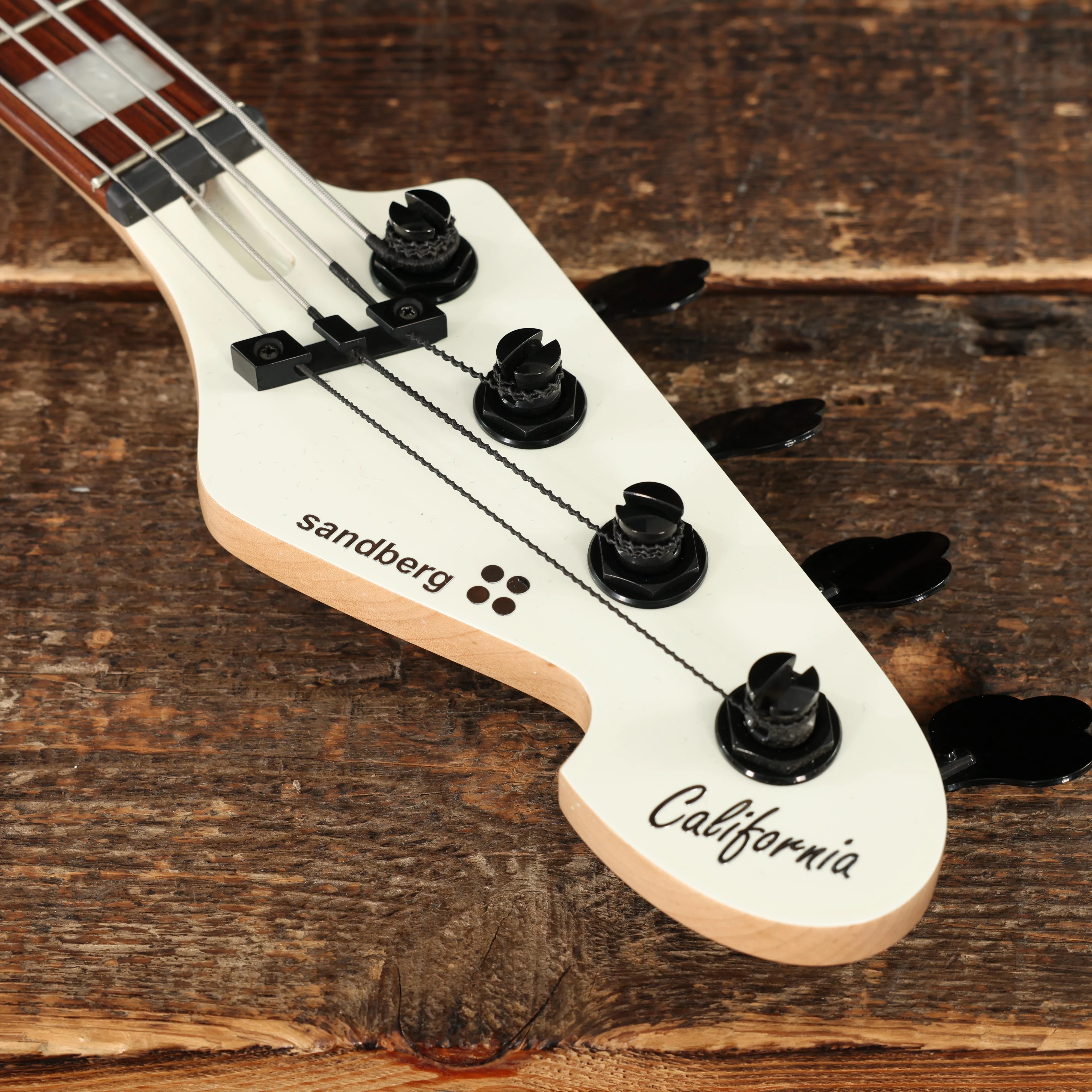 Sandberg California II TT Bass Guitar in High-Gloss Virgin White - 49991 (14).JPG