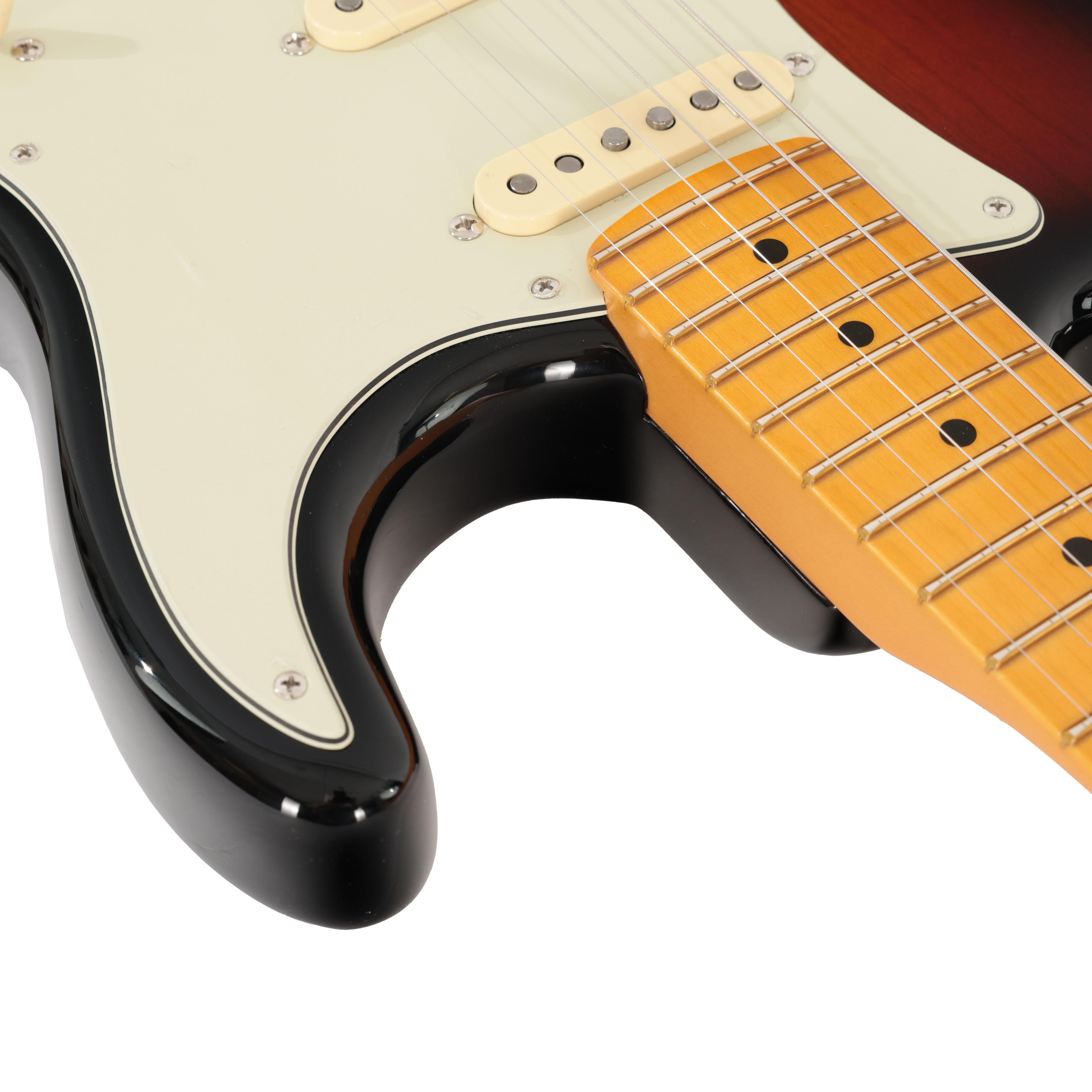 Fender Limited Edition American Professional II Stratocaster V in 3-Colour Sunburst - 0173902700  (8).jpg
