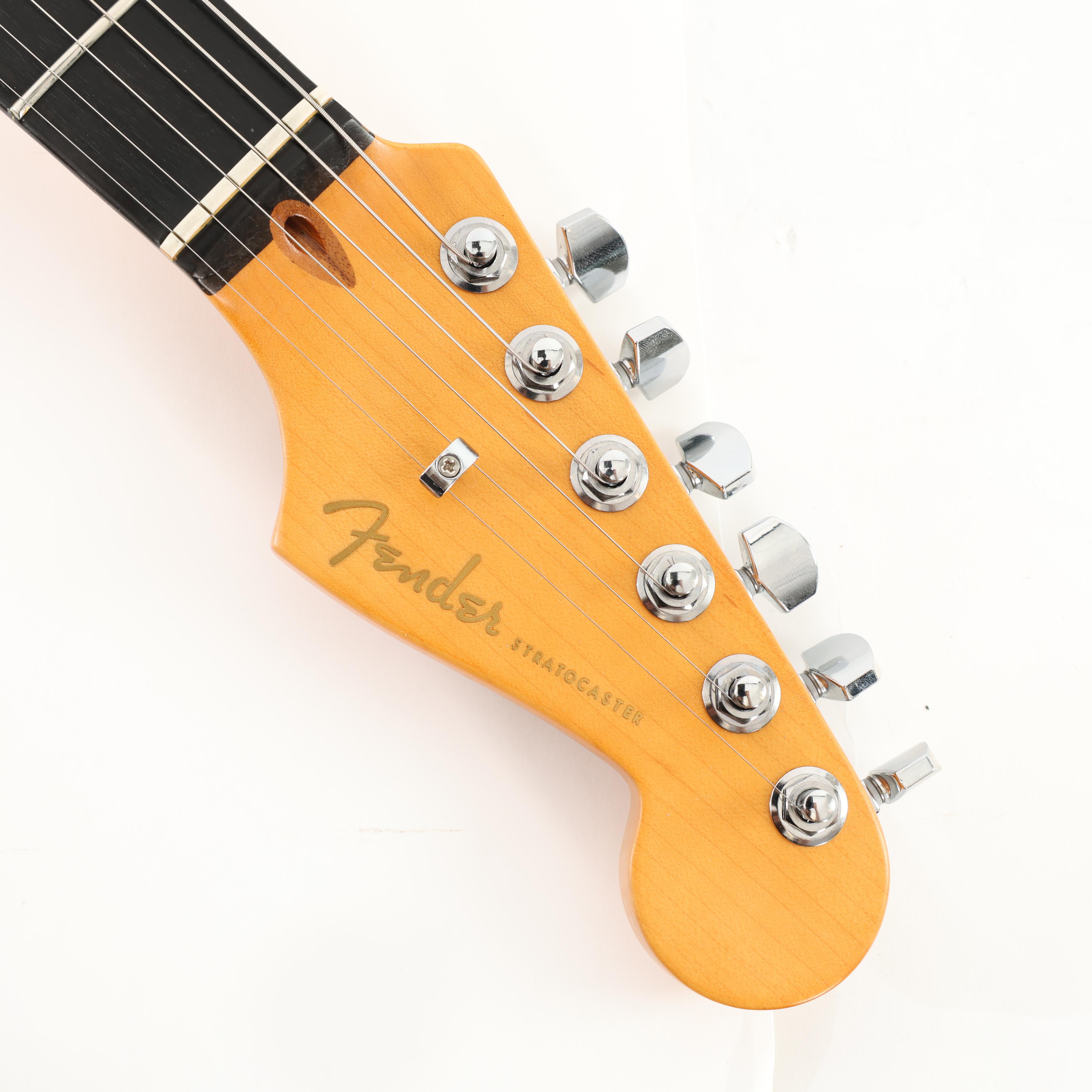 Second Hand Fender American Ultra Stratocaster HSS in Ultraburst 517 - SH-114-2517 (11).jpg