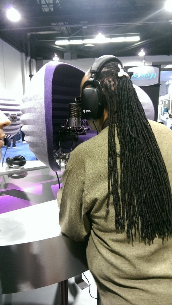 Aston Halo Reflection Filter & Portable Vocal Booth - 102542-tmp495F.jpg