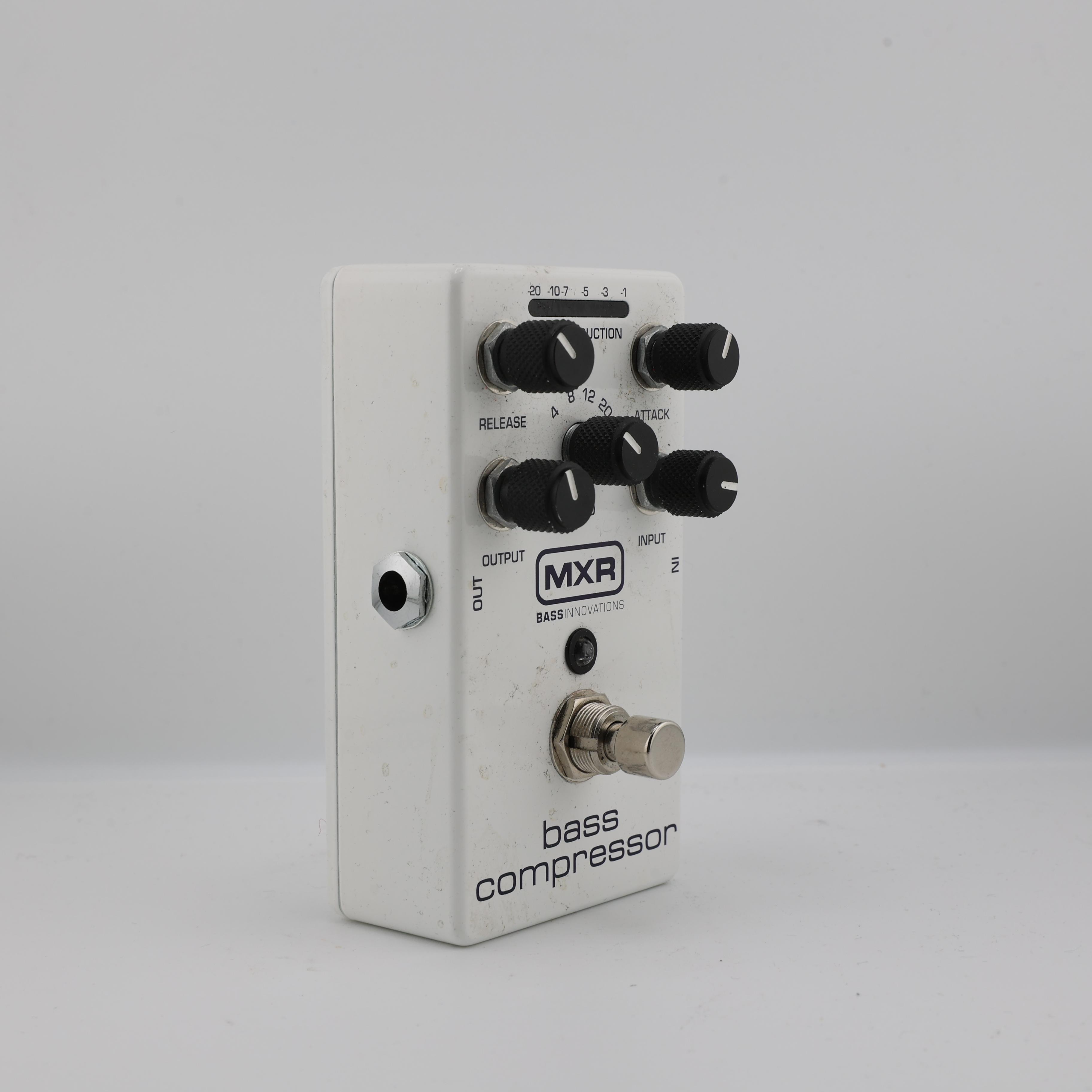 Second Hand MXR Bass Compressor M87 409 - SH-241-6409 (4).jpg